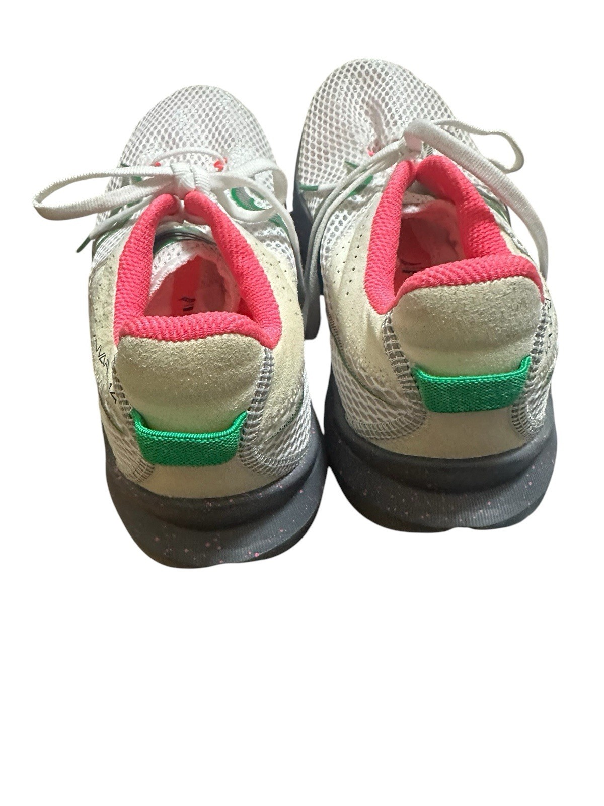 Saucony Kinvara 14 Running Shoes Women’s 8.5 White Gray Pink Green Mesh