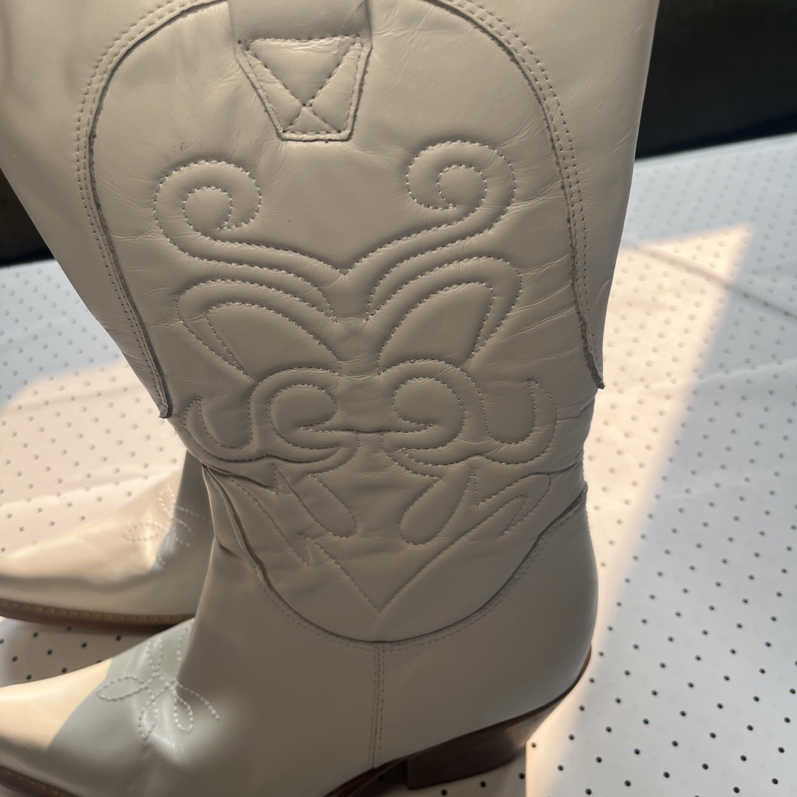 Western America Luxe Ivory Leather Cowboy Boots Women’s 8 Square Toe