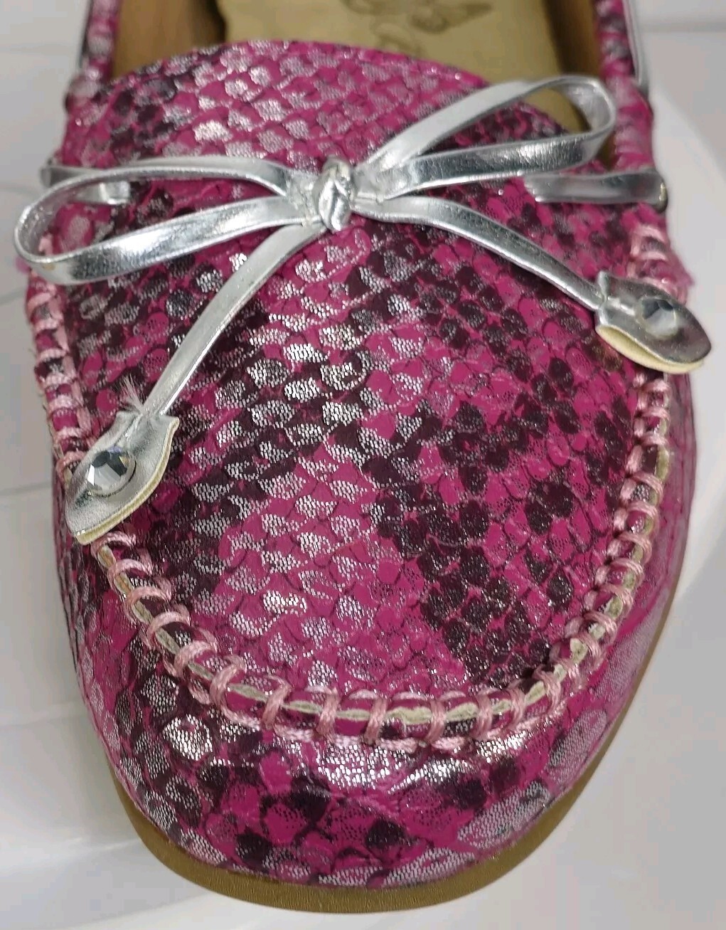 JOAN BOYCE WOMENS 10M PINK SNAKESKIN PRINT RHINESTONE ACCENTED BOW LOAFER SHOES