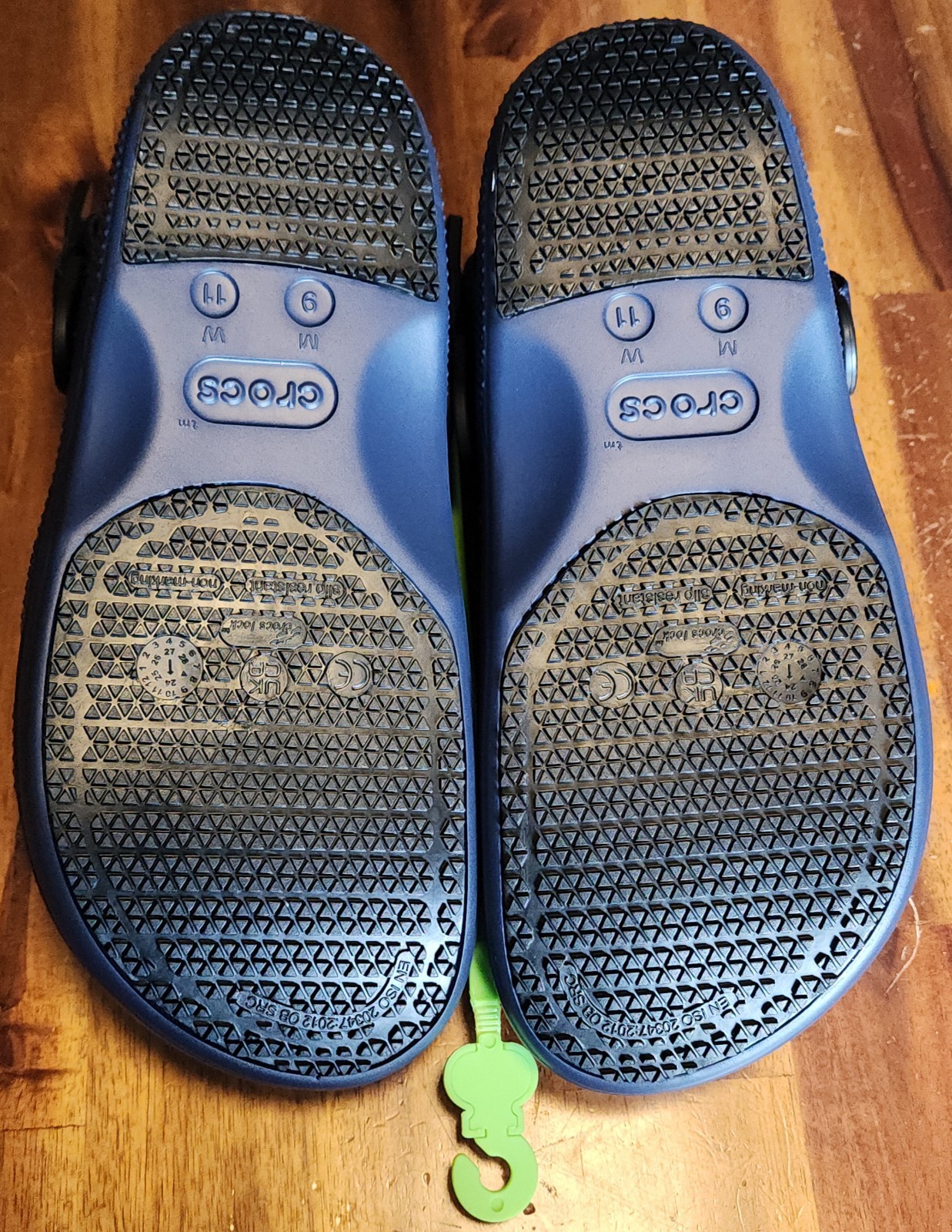 Crocs Classic Work Clogs Slip Resistant With Hole-Free in NAVY Blue W11/M9 – NEW