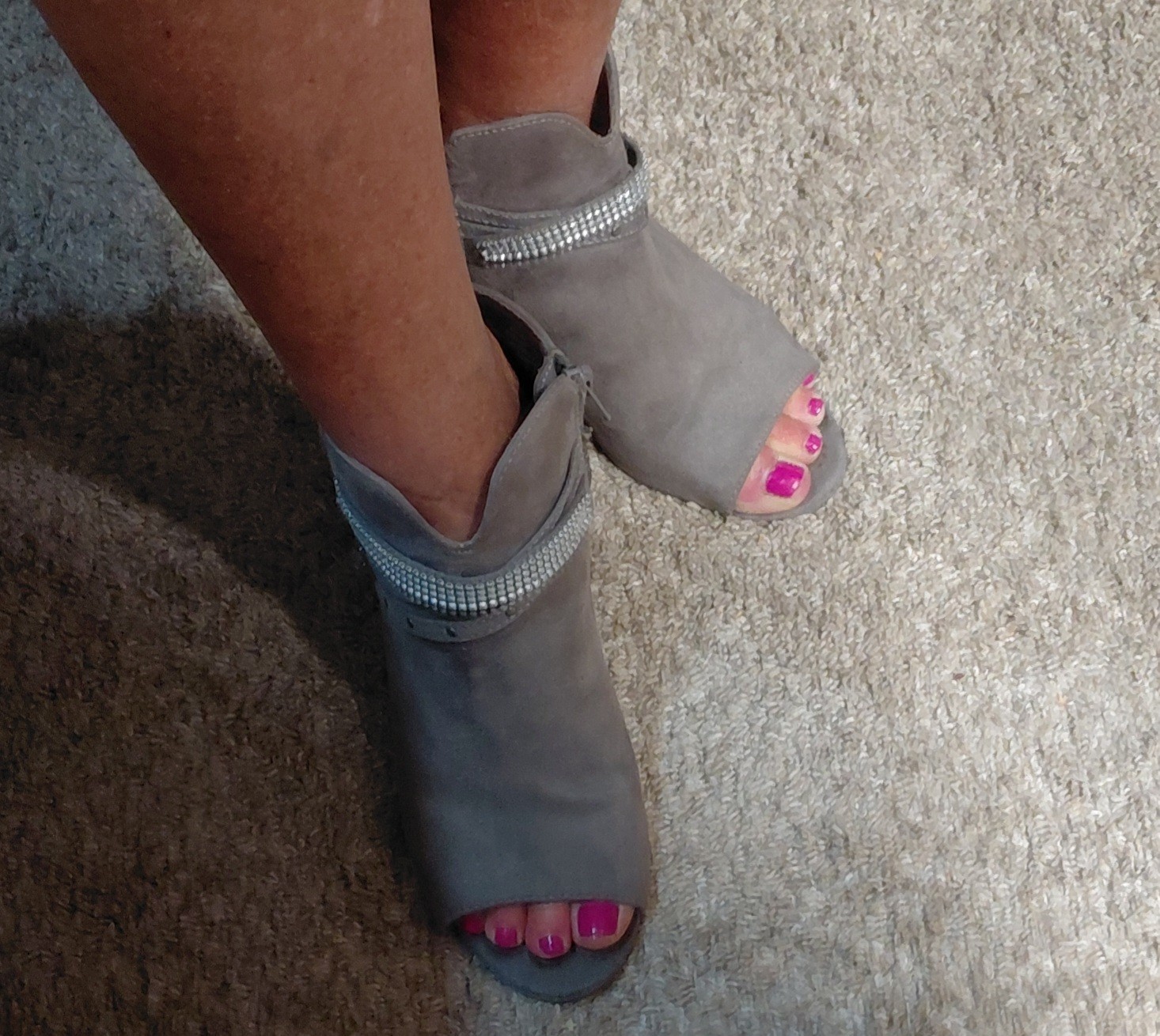 SO Gray Faux Suede Open Toe Ankle Strap Rhinestone Block Heel Women’s 8