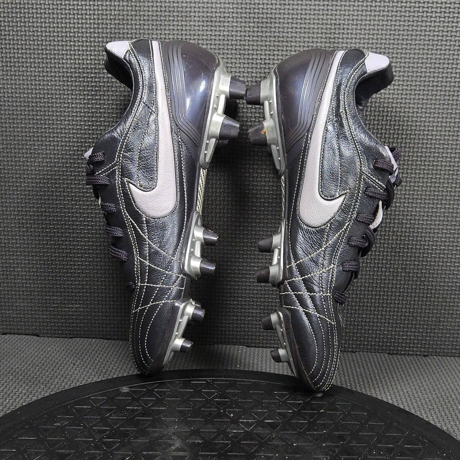 Nike Zoom Air Soccer Cleats Shoes Womens Size 6 Black Leather 311701-051