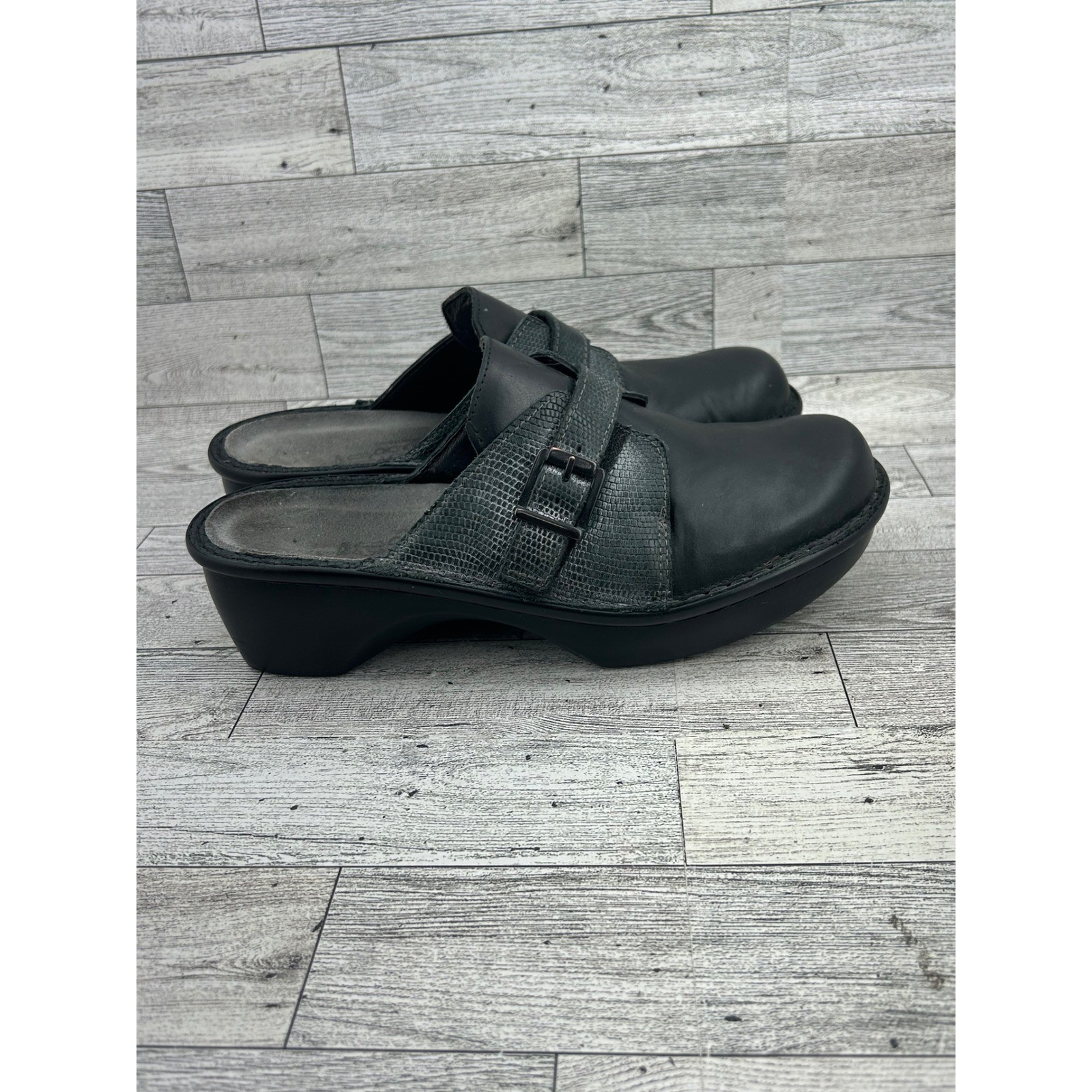 Naot Black Leather Mules Clogs Buckle Comfort Shoes Women Size 6-6.5