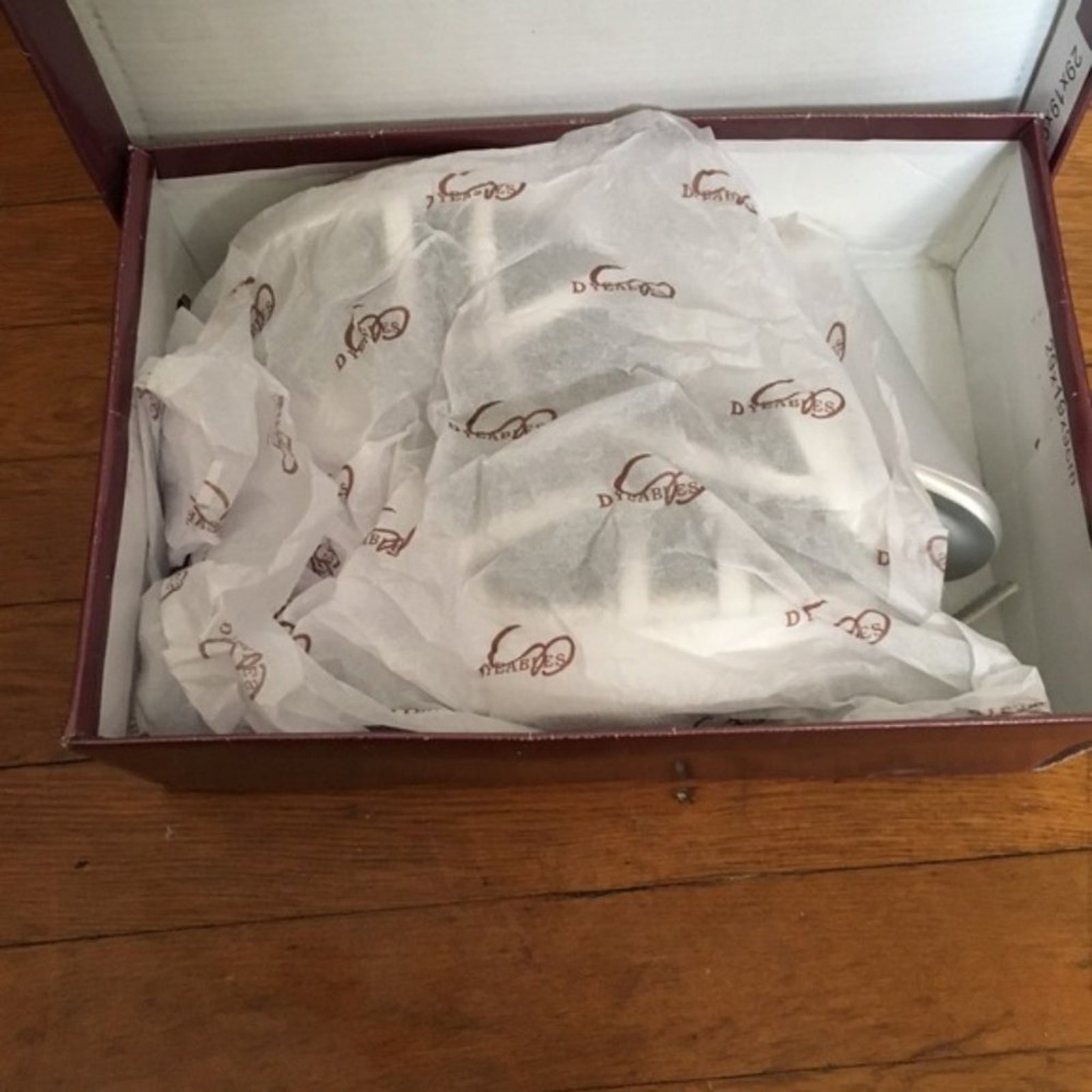 Dyeables Dee White Satin Wedge Sandals White 9.5 New in Box