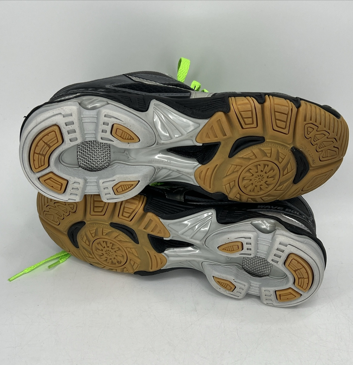 Womens Mizuno wave bolt 6 volley ball shoes/sneakers Size 8.5 grey and black