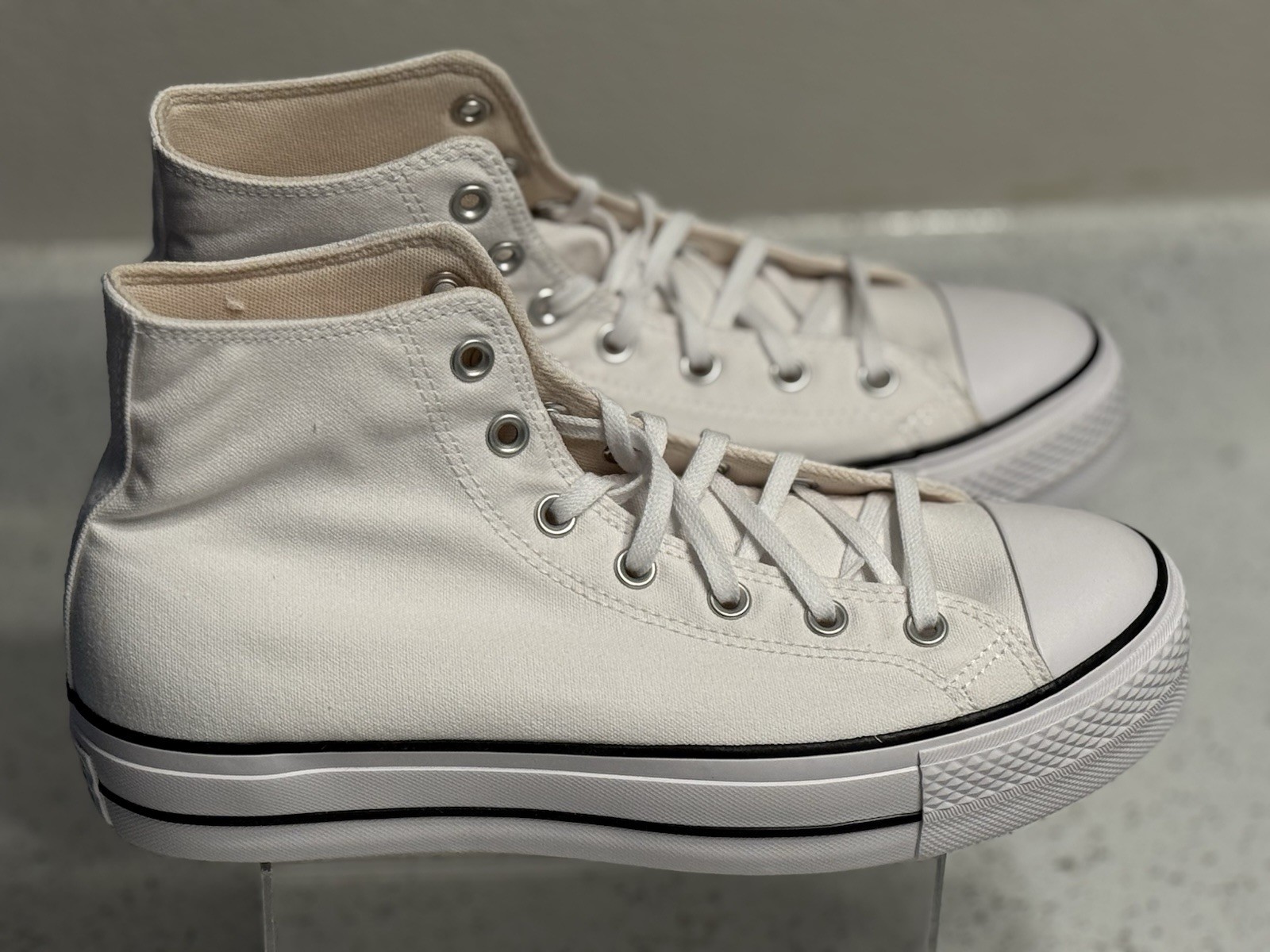 Converse Chuck Taylor All Star CTAS Lift HI White/Black/White Women Size 10.5