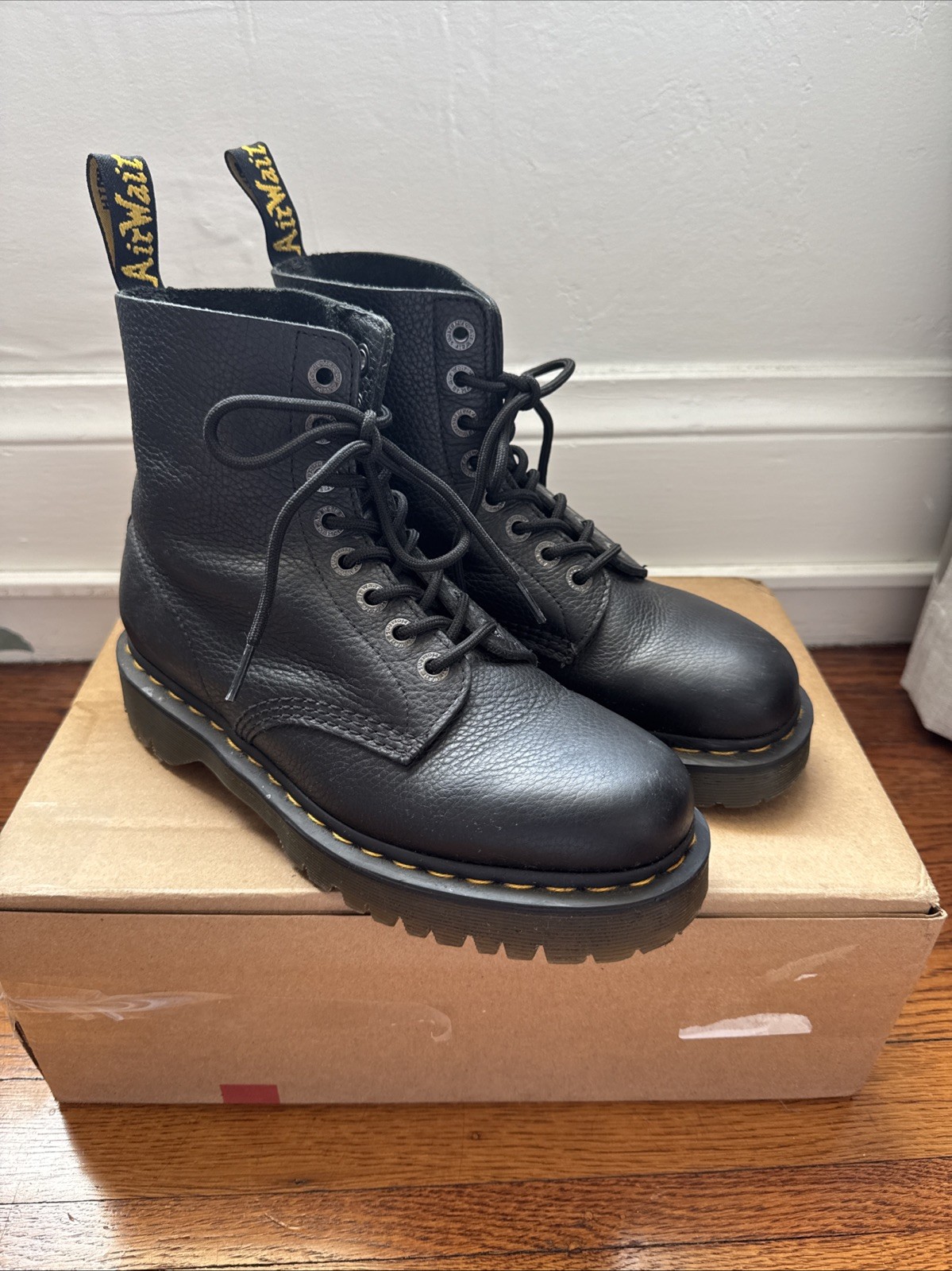 Dr. Martens Bex Pisa 1460 Boots Unisex Leather lace Up Boots M9/W10