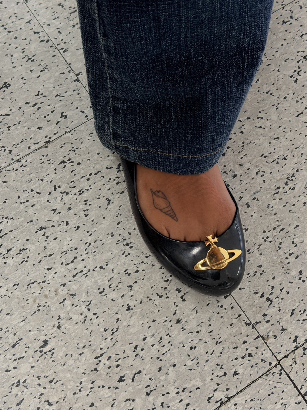 Melissa Women’s Black/Gold Logo Ballet Flats Slip-On Round Toe US 7.5