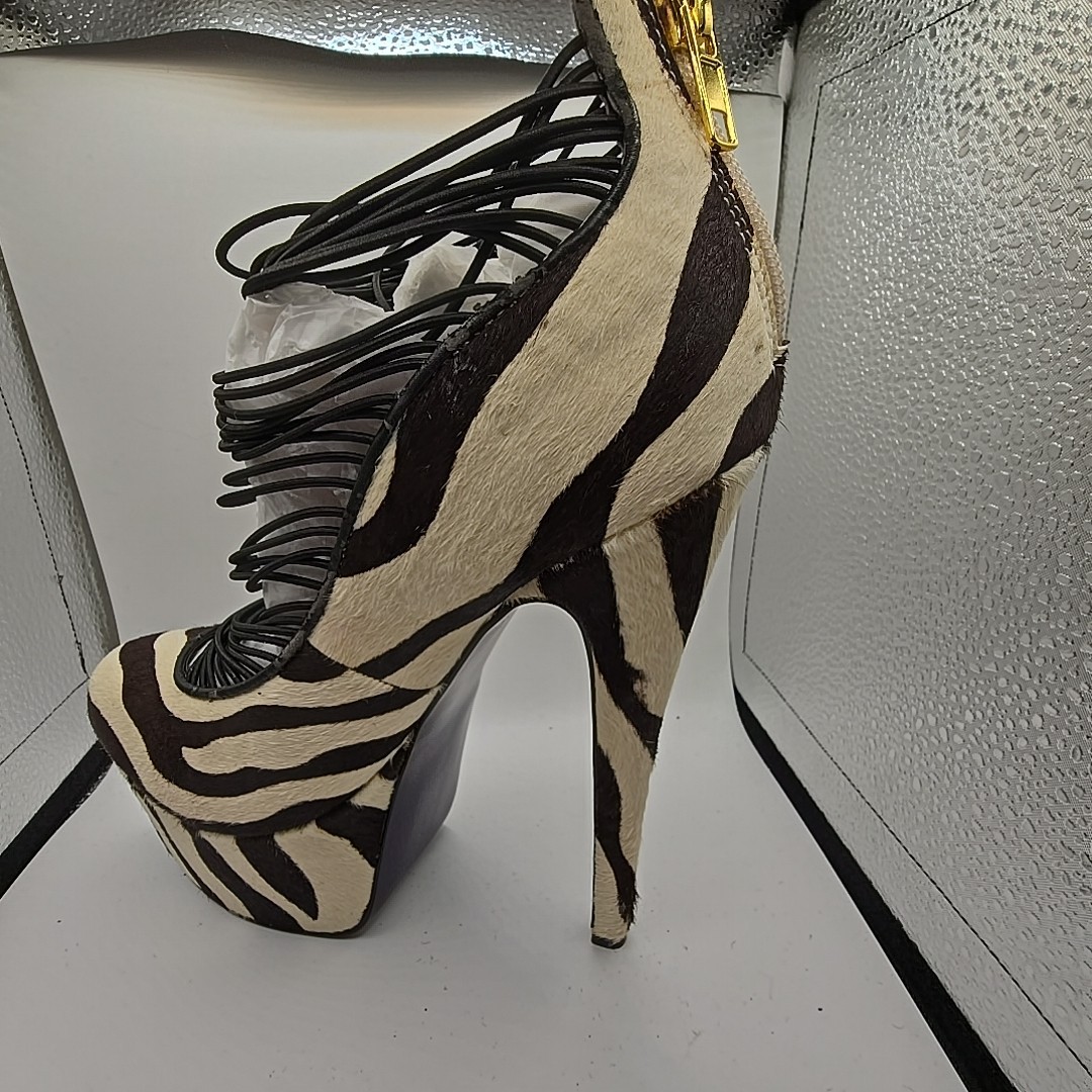 London Trash Zebra Stripes Pony Hair Platform Shoes Heels Leather sz 8 Pinup