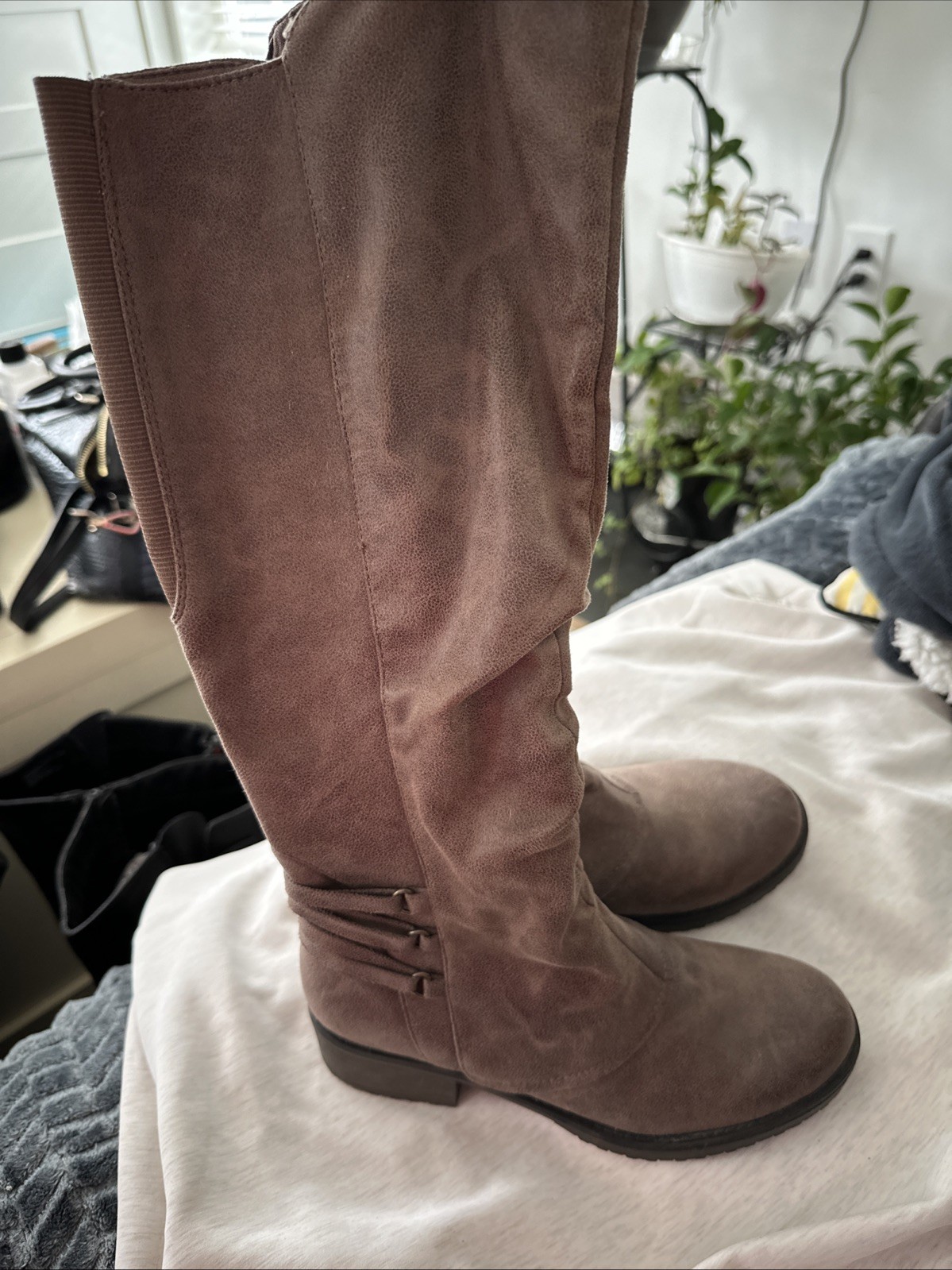 Baretraps Knee High Boot Mushroom Color Womens Size 6M With Stretch Calf Zip