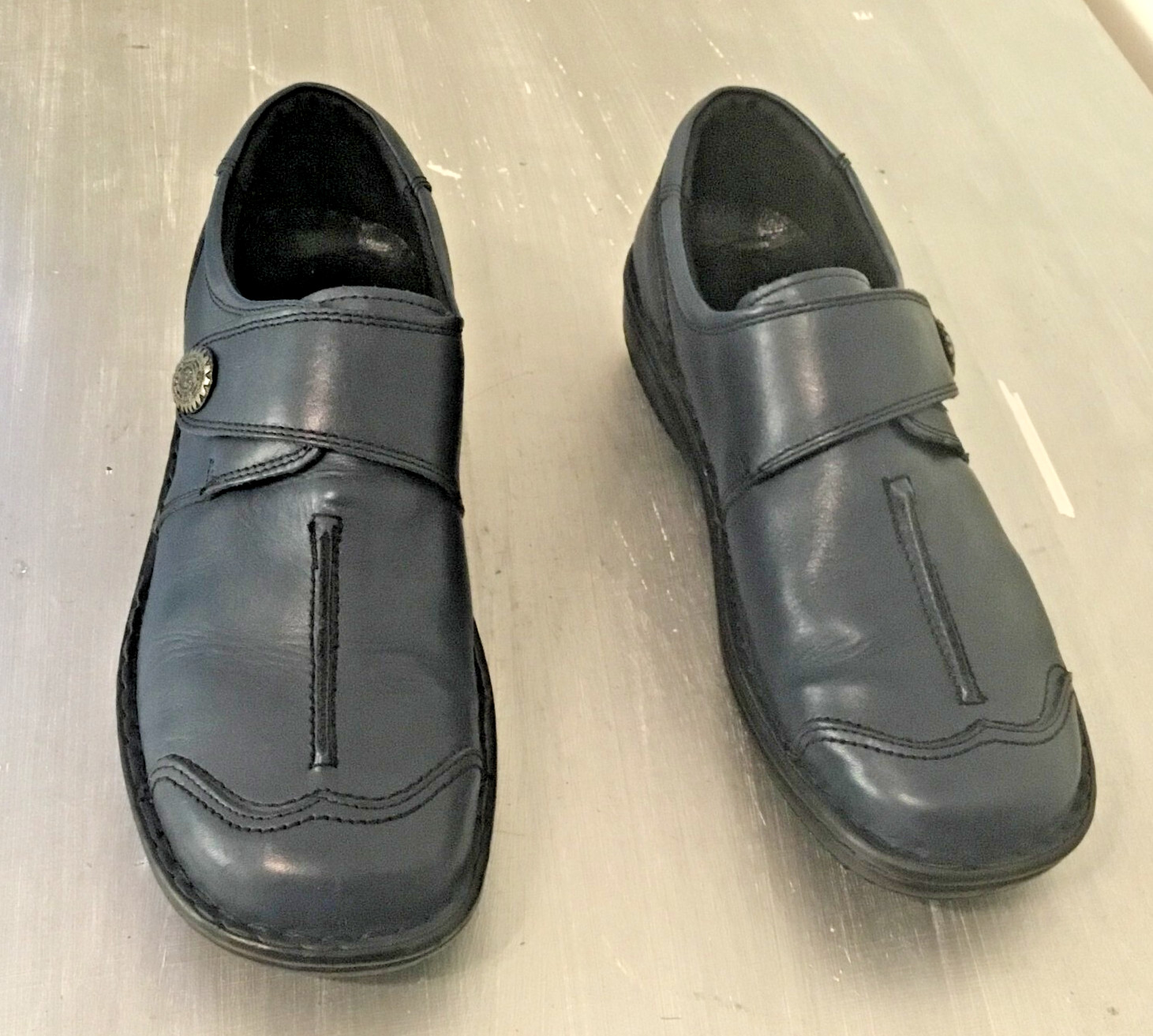 Volks Walkers Koeln Slip-On Navy leather loafers Hand Size 41 Eur (10/10.5 US )