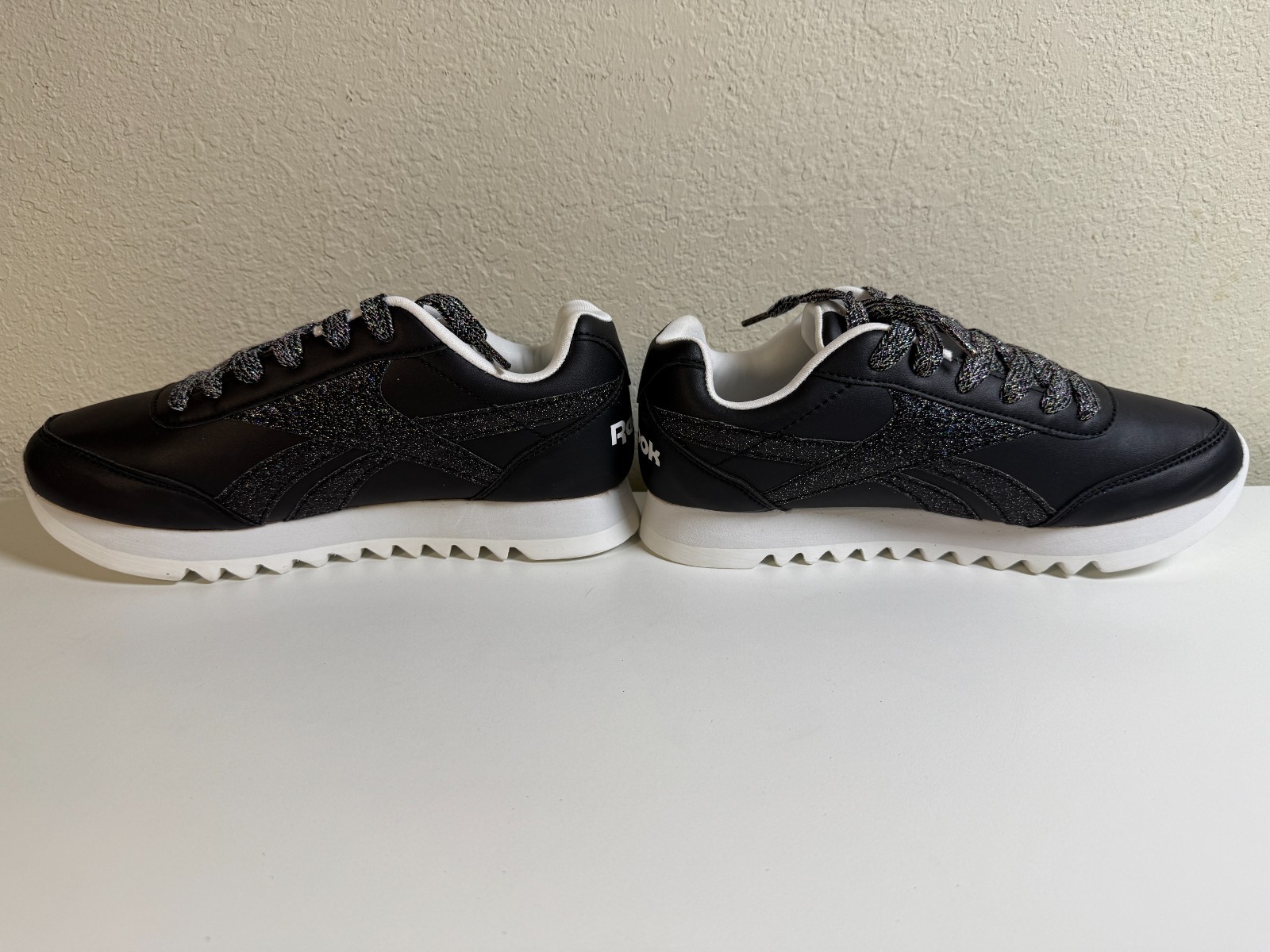 Reebok Galaxy 2 Women’s Black Glitter Platform sneakers Size 6 Youth/ 7.5 women