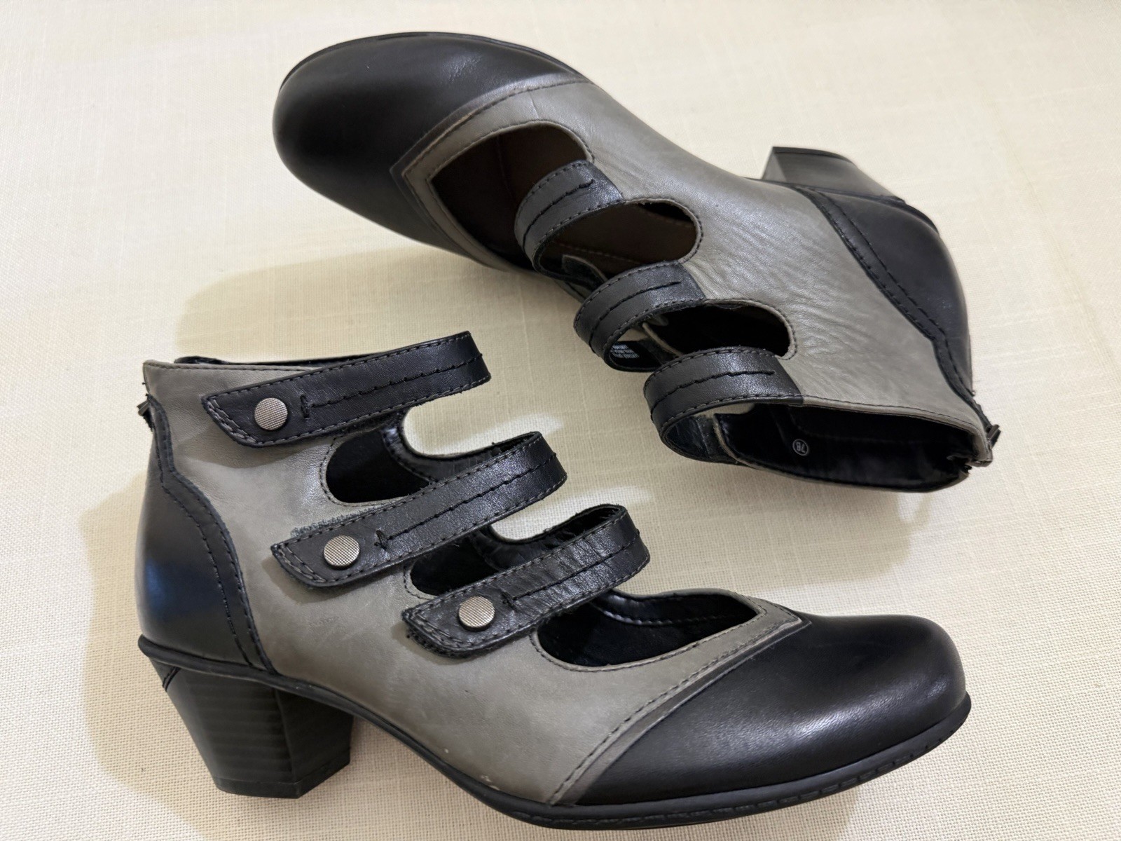 Earth Serano Retro Artsy Strap Mary Jane Pumps Black Gray Leather Witchy Goth 7