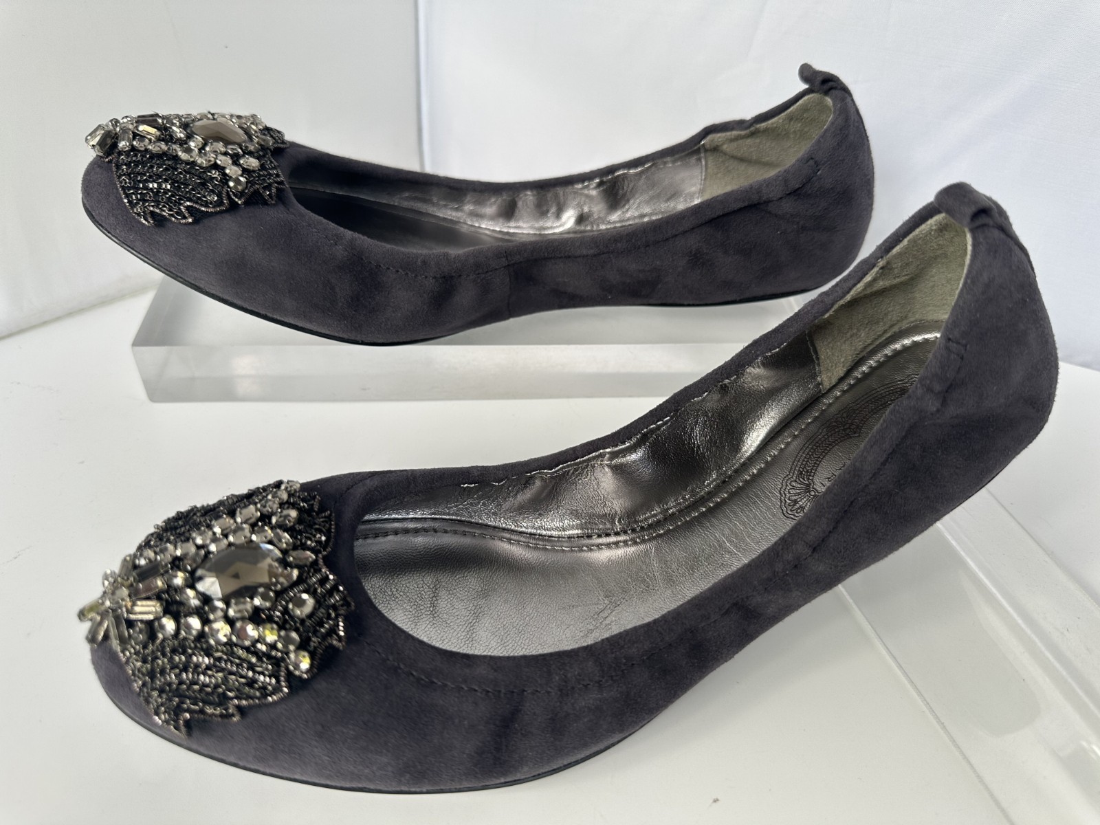 New Elie Tahari Women’s Shoes Size 37.5 Lucille Flat Jeweled Ballet Gray Suede