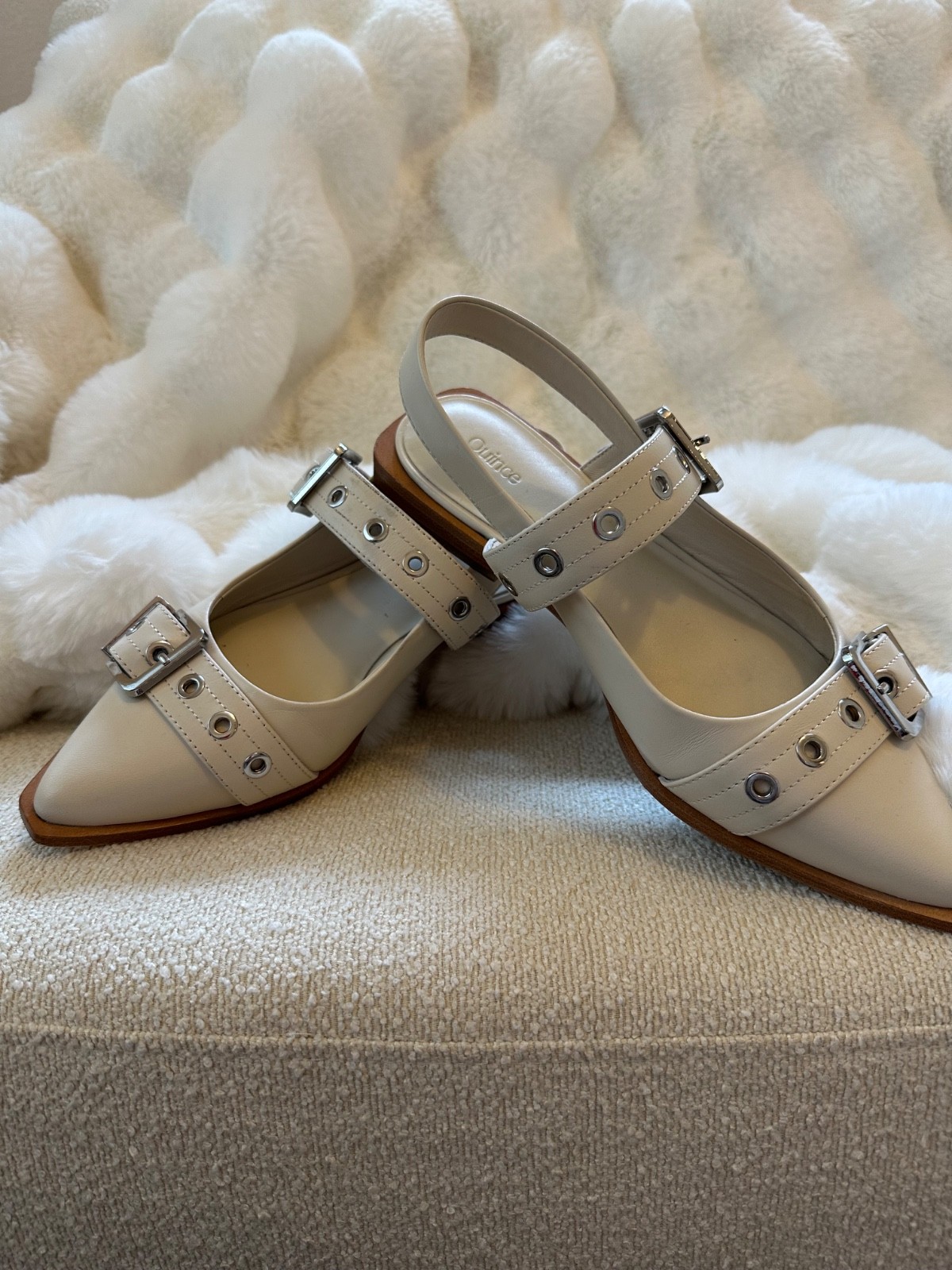 Size 7 Women’s Quince Bold Italian Leather Shoes in Cream Worn Once