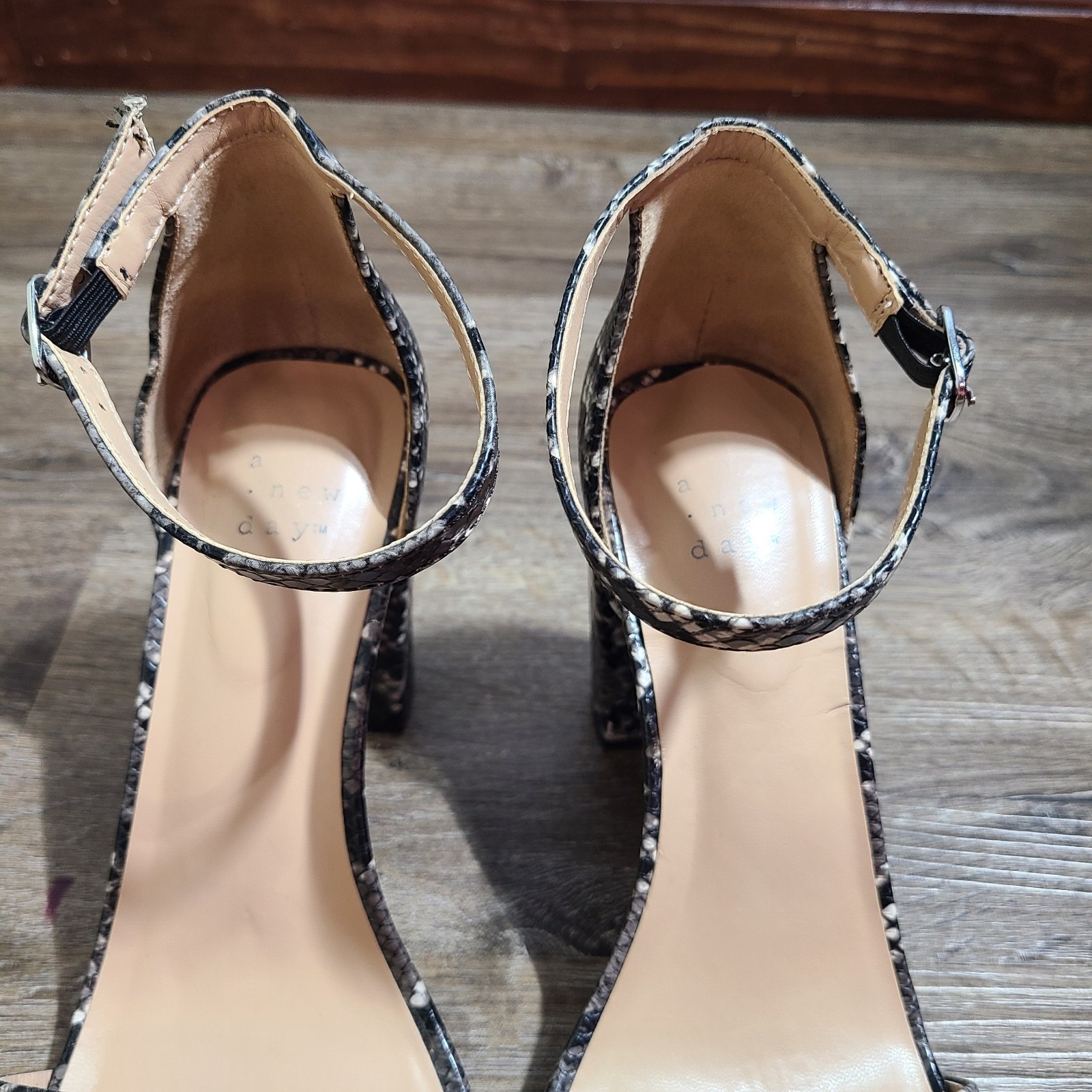 A New Day Faux Snake Skin Black & White Open Toe Ankle Strap Block Heel SIZE 8.5