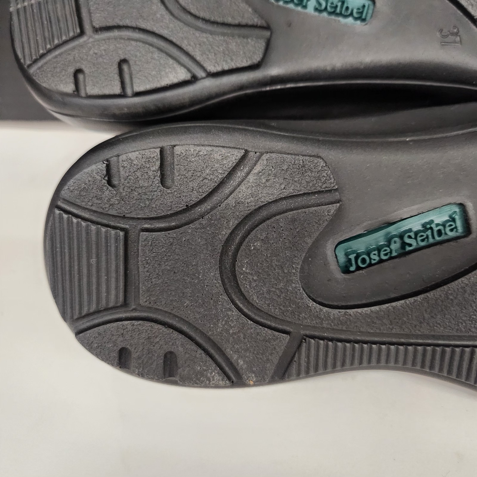 New Josef Siebel Women’s Size EU 37 (US 6-6.5) Slip On Black Comfort Shoes