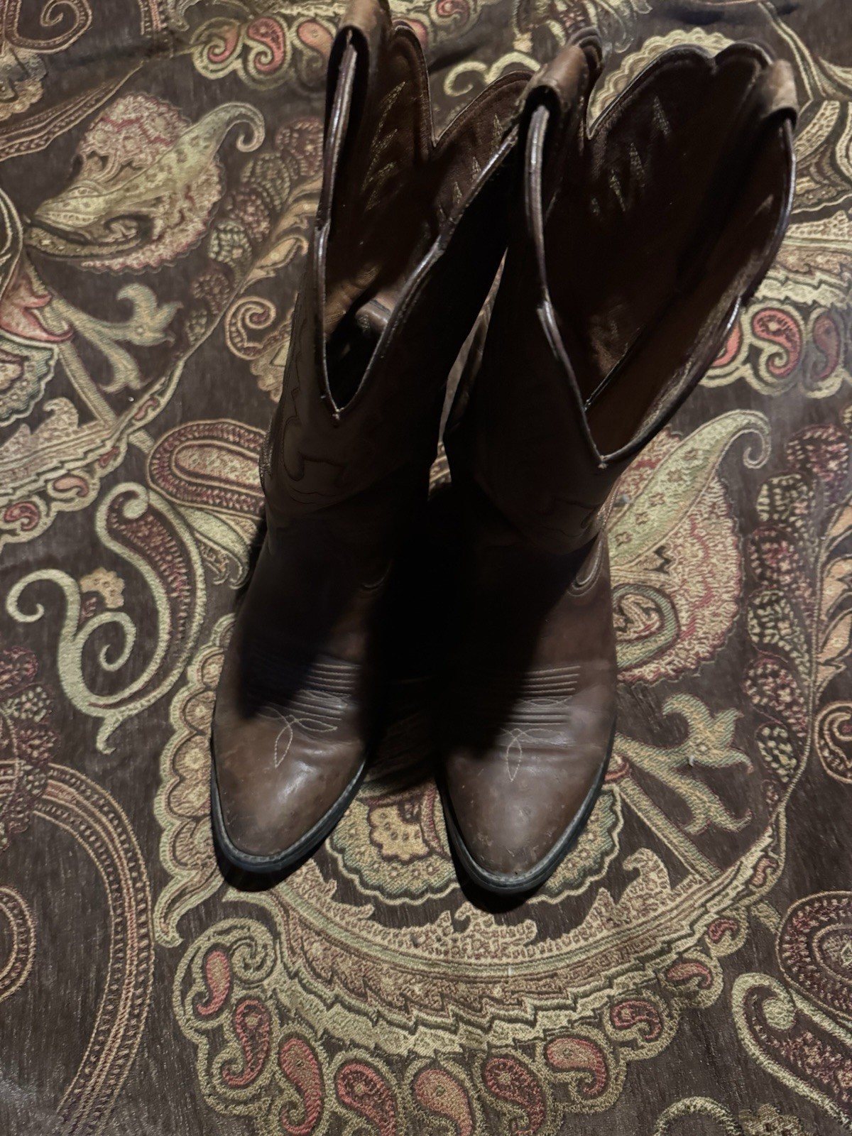 Ariat Heritage R Toe Women’s Size 9 B Worn And Loved. They Are About Worn Out