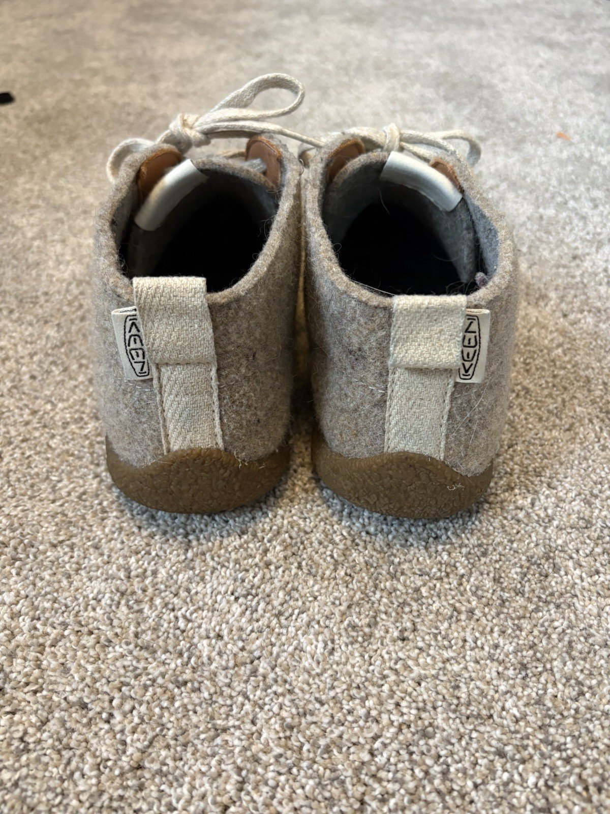 KEEN Men’s Mosey Chukka Ankle Boot, Taupe Felt/Birch size 8.5