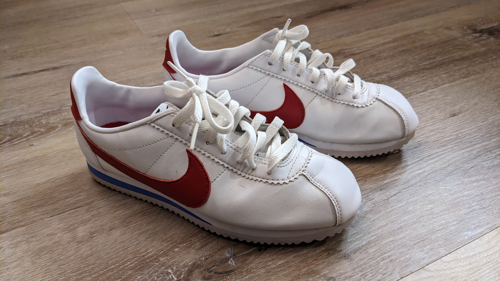 Nike Swoosh Classic Cortez Leather Women’s Size 7 White Red Blue