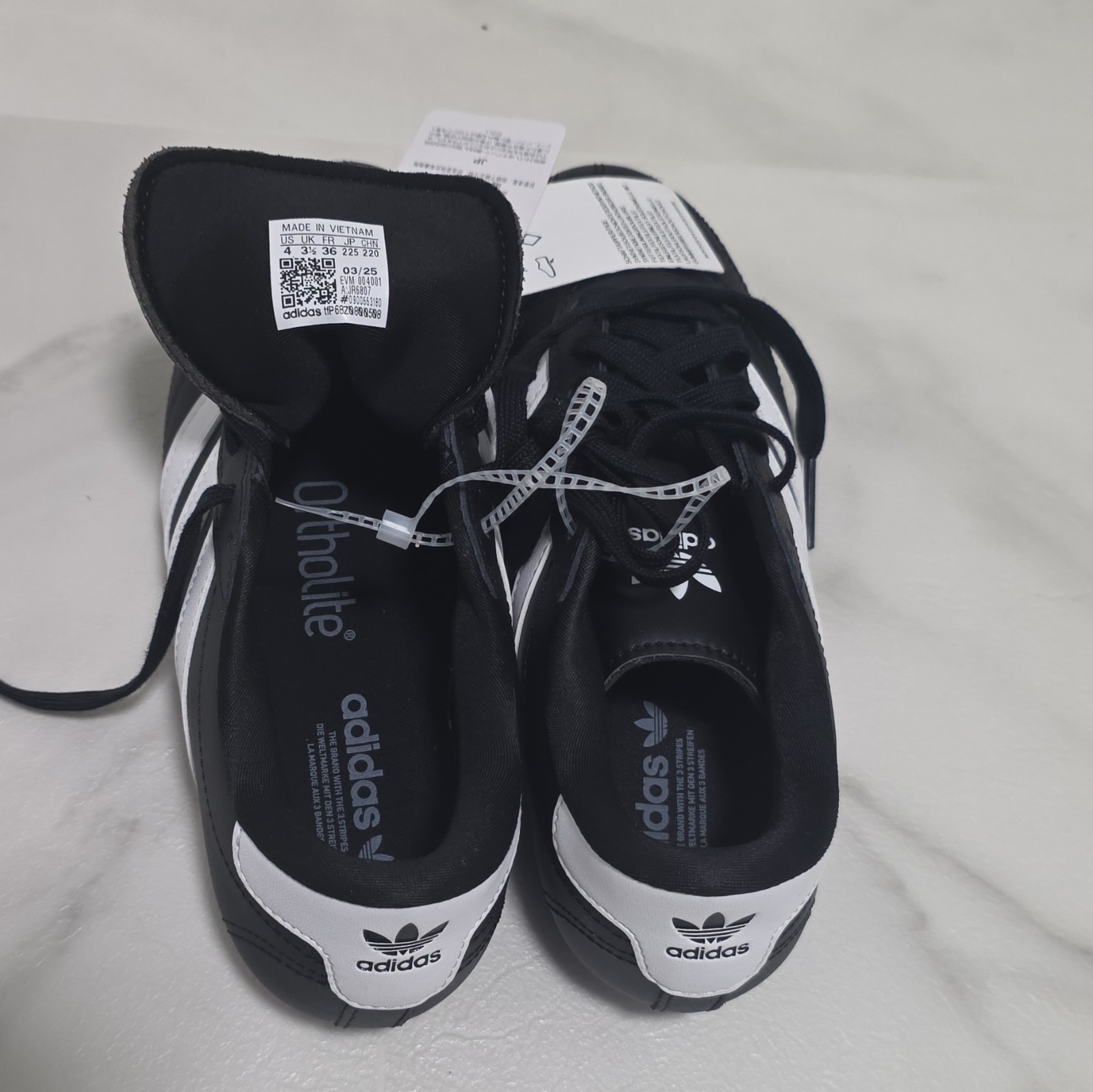 adidas Originals Japan Decon Low Top Lace-Up Sneakers Black/White JR5807