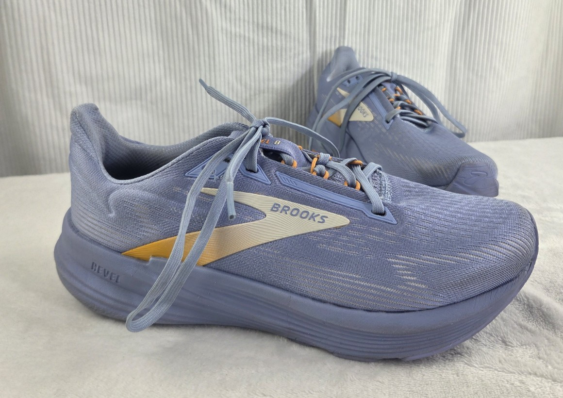Brooks Revel 8 Running Shoes Women’s Size 8B Purple Cushioned Athletic Sneakers