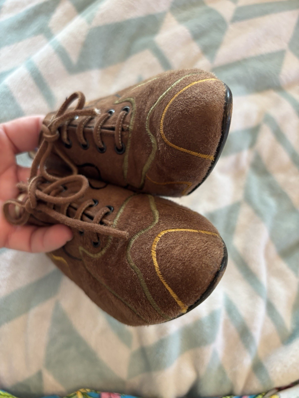 Woman’s Paul Mayer Brown Suede Pumps with/ black green and gold embroid Sz 6 B