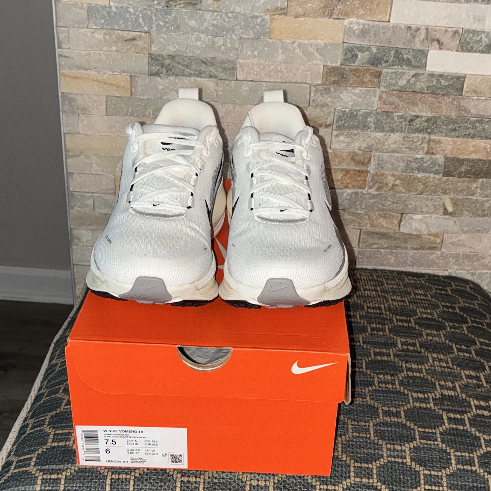 Nike Vomero 18 Summit White Coconut Milk Black Running Shoes HM6804-101 2025