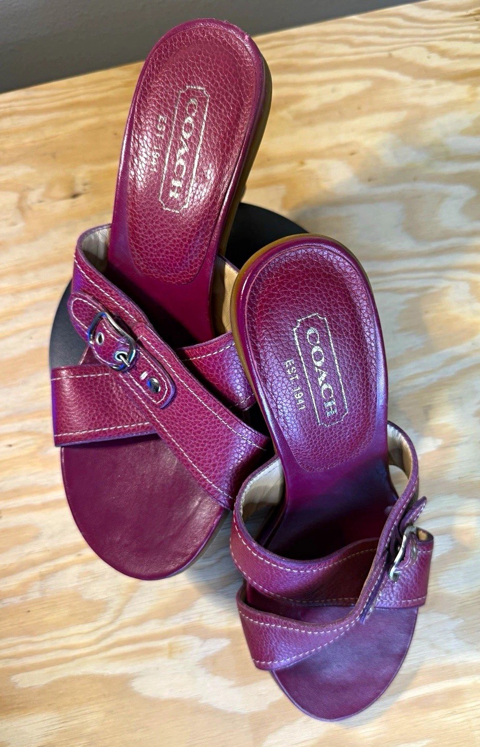 Coach Women’s Burgundy Leather Slide Sandals Straps Buckle Logo Size 7.5B