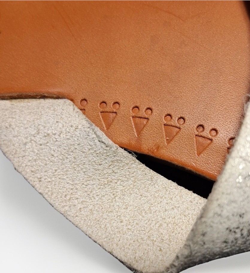 Matlow Womens Leather Thong Sandals Metallic Silver Tan Distressed Flat Slides