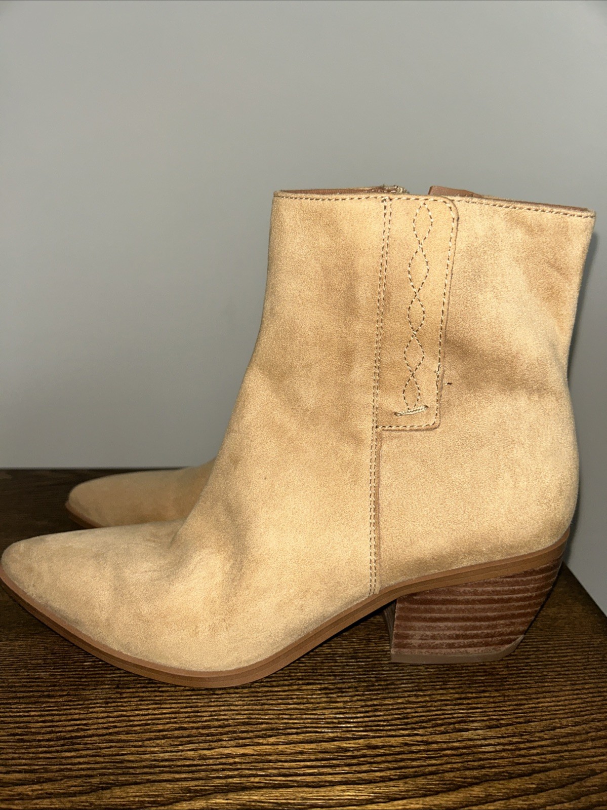 Franco Sarto Womens Size 8M Faux Suede Stacked Heel Light Tan Booties See Pics!