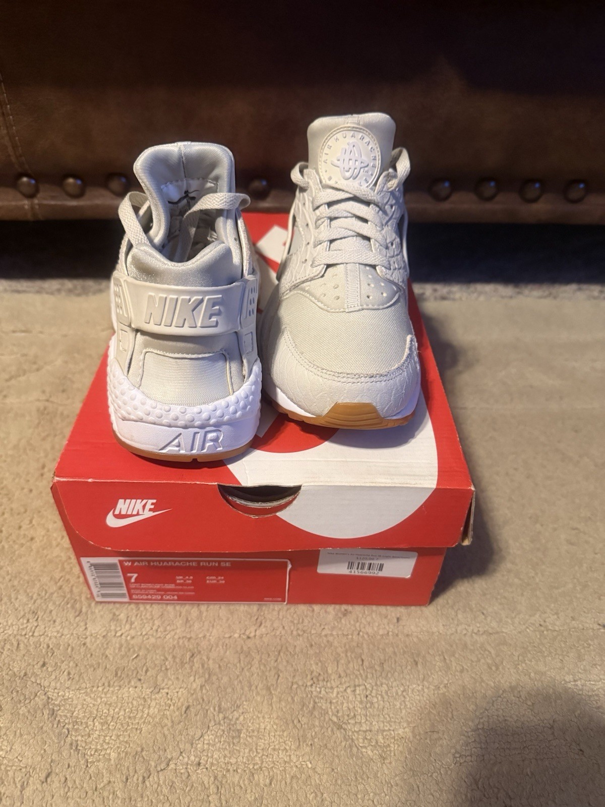 Nike Air Huarache Run SE Light Bone Gray/White Low Top Men’s Sneakers 859429-004