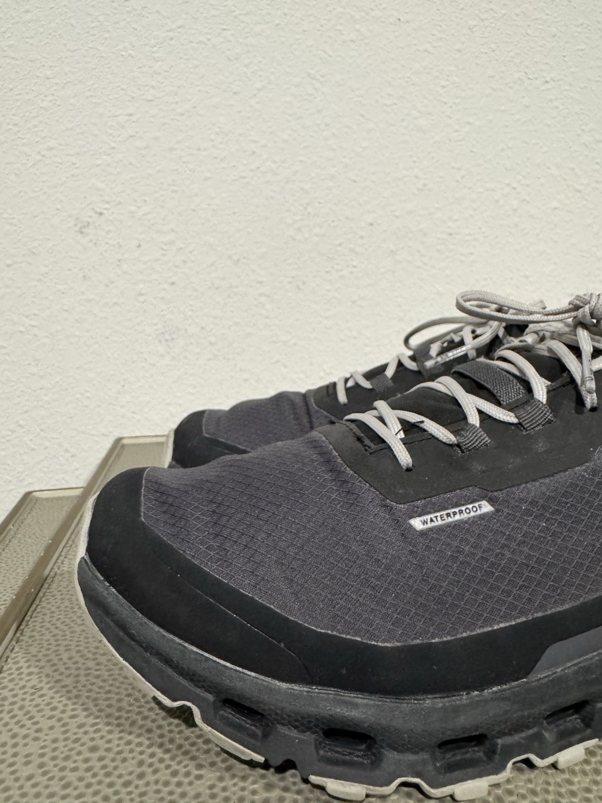 On Cloudvista Waterproof Eclipse Black Athletic Shoes Women’s Size 7.5