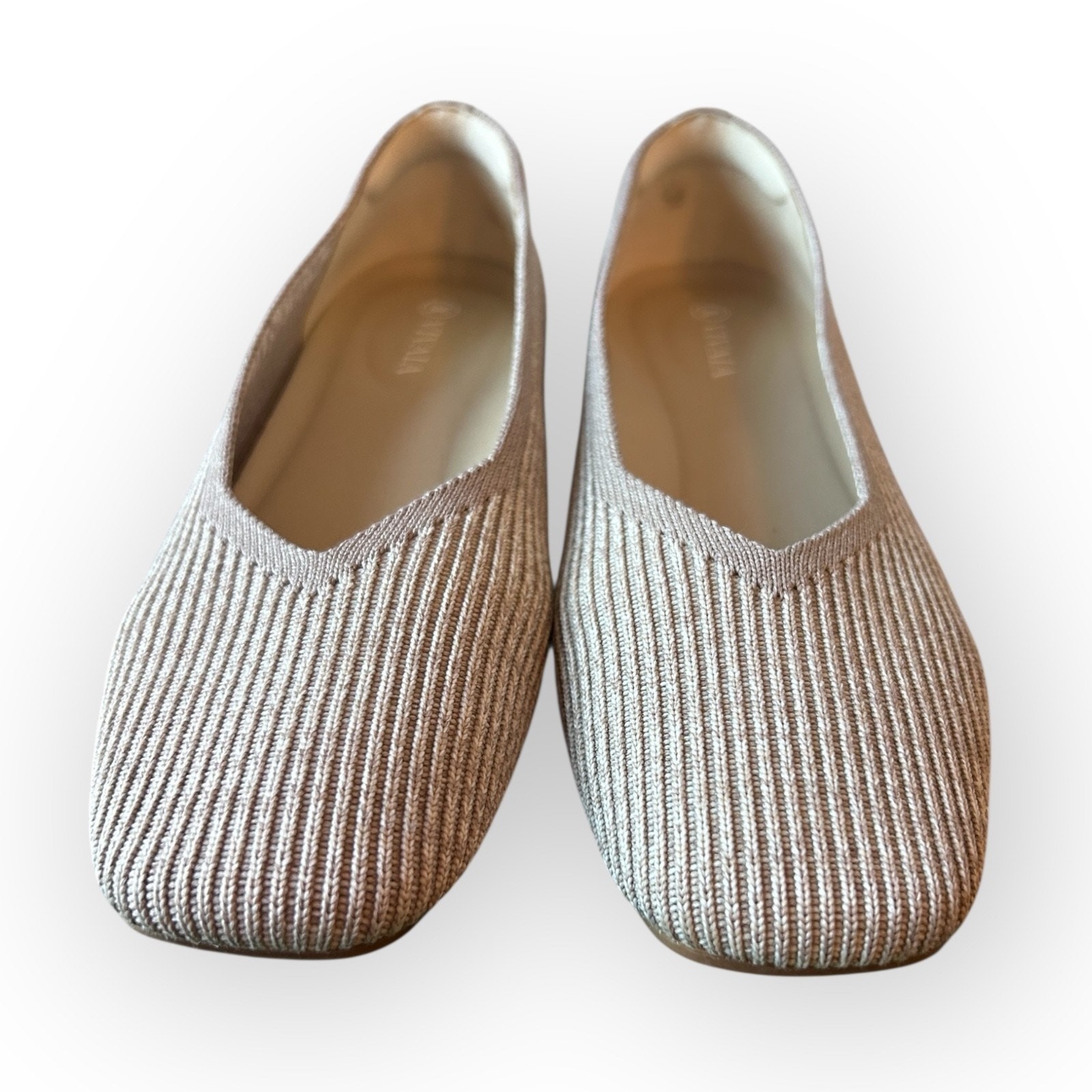 VIVIA Margot Walker Lightweight Square Toe V-Cut Flats Almond Sz 7US EU 37.5