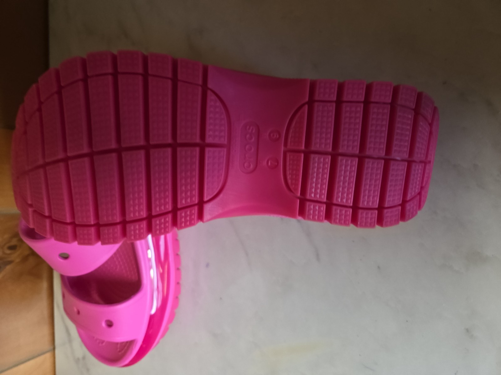 Crocs Classic Mega Crush Platform Sandal Juice Pink Barbie Limited Edition Sz W9