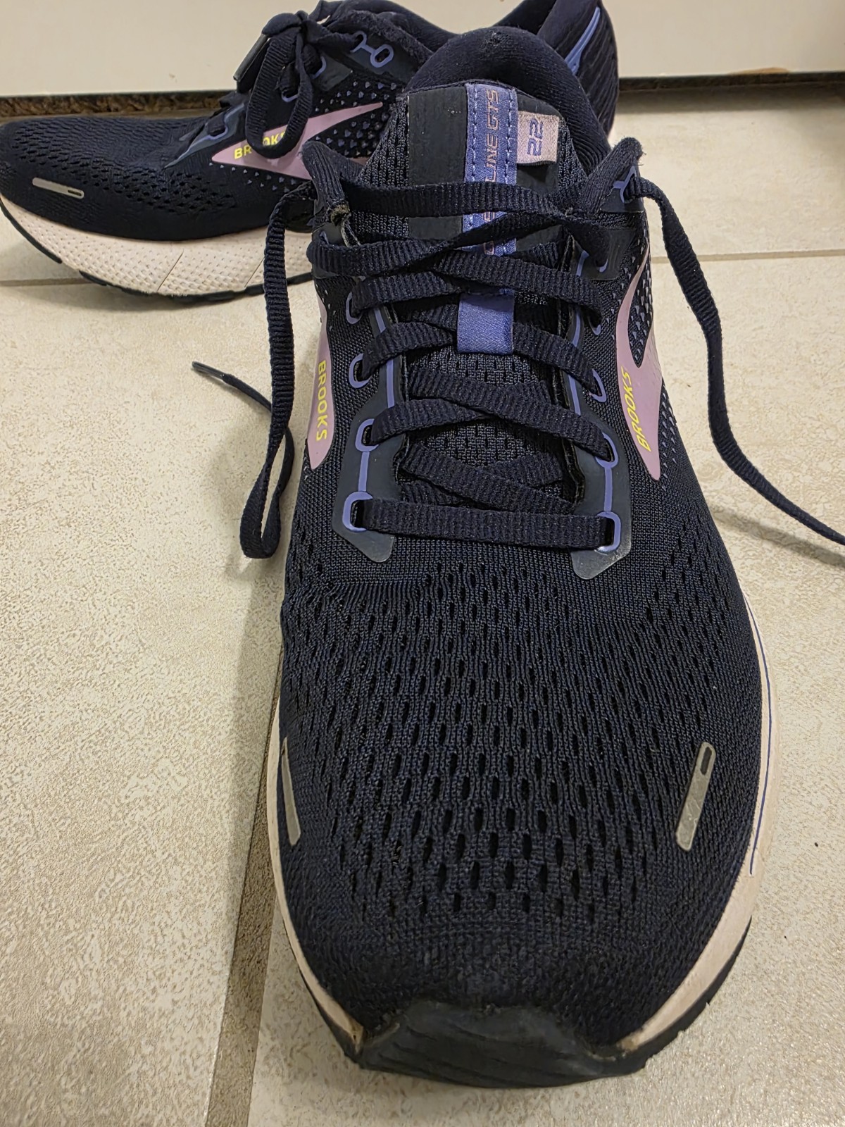 Brooks Adrenaline GTS 22 Women’s Athletic Sneakers Black/Purple/White
