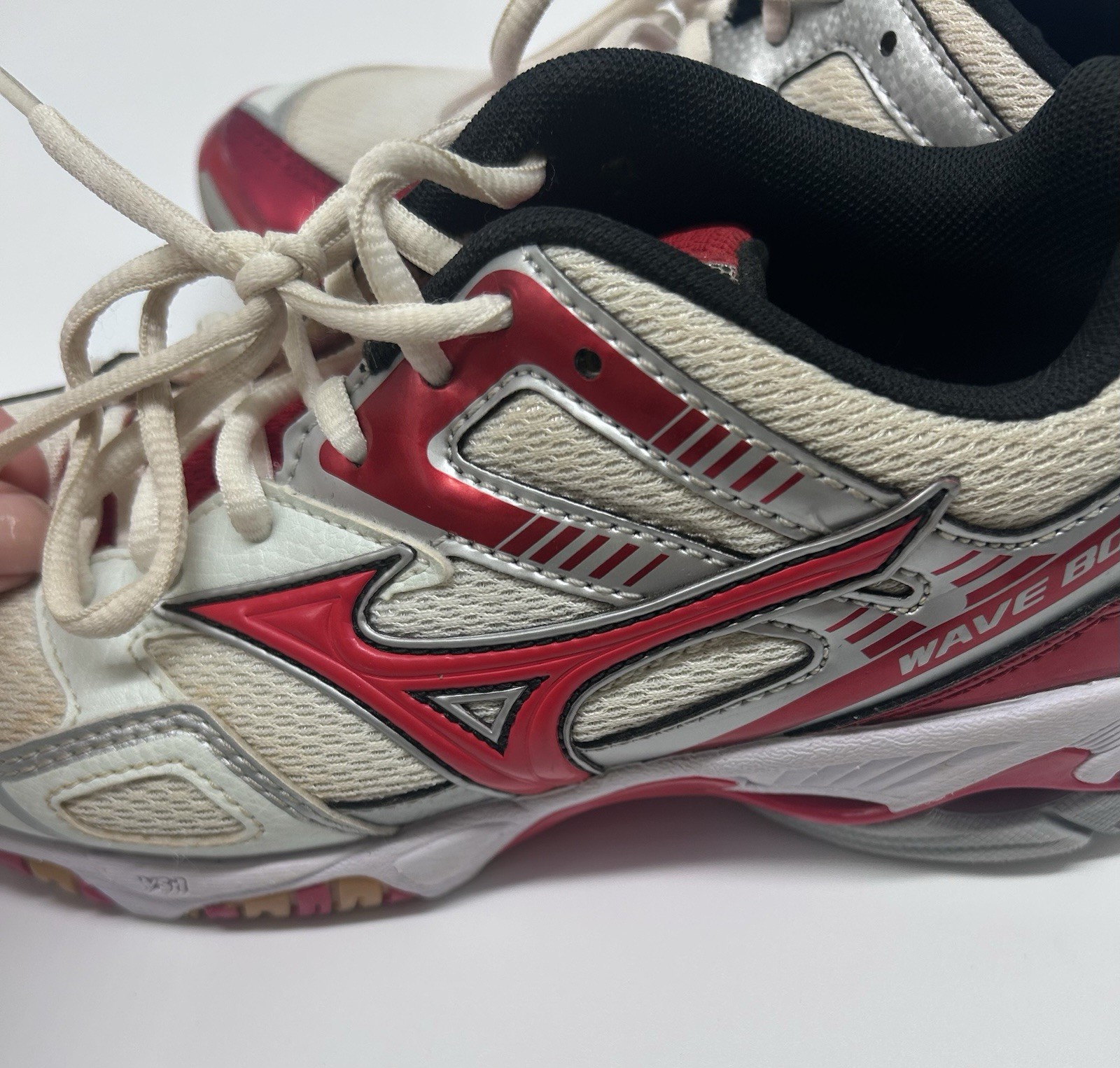 Mizuno Wave Bolt 3 Women’s Running/Walking Althletic Shoes SZ 7.5