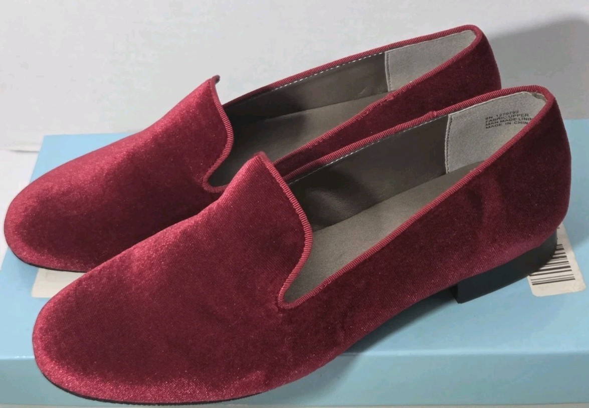 ARRAY Aubrey Man Made Velvet Burgundy 8N Womens Shoes Flats NwB