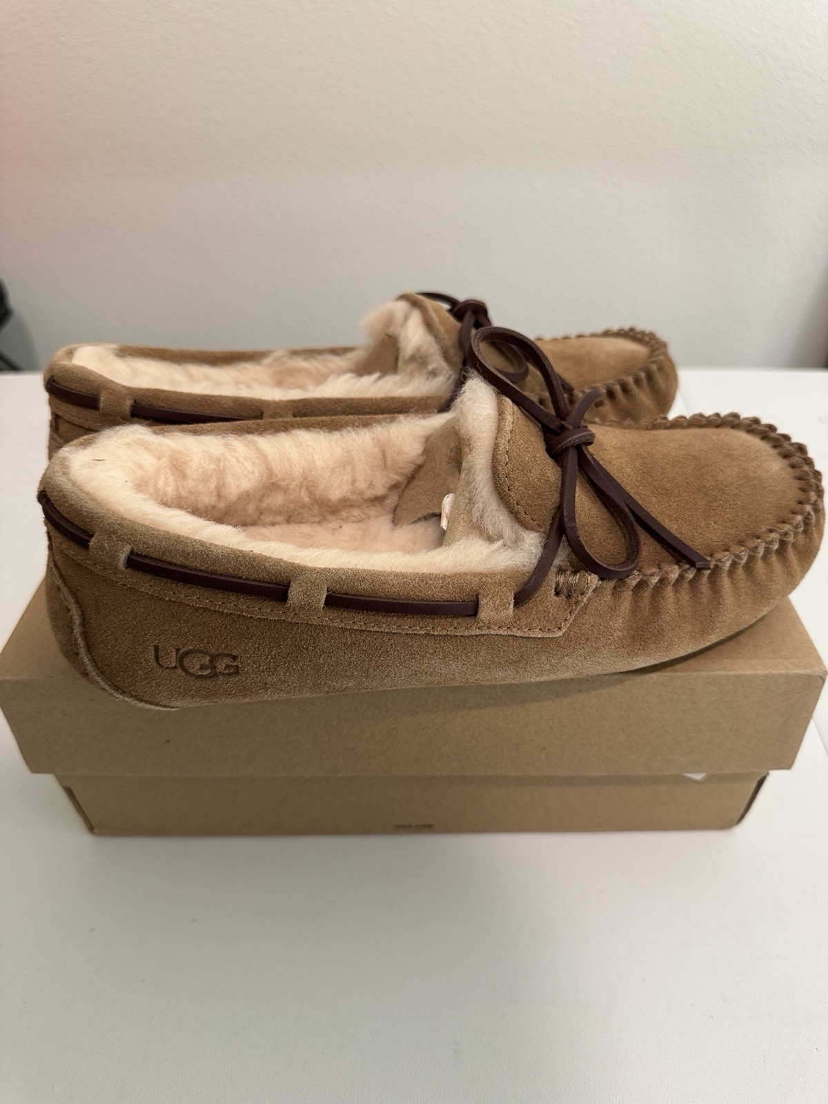 NWD $110 Ugg Dakota Chestnut Suede Wool Slippers Women’s Size US7/UK5/EU38