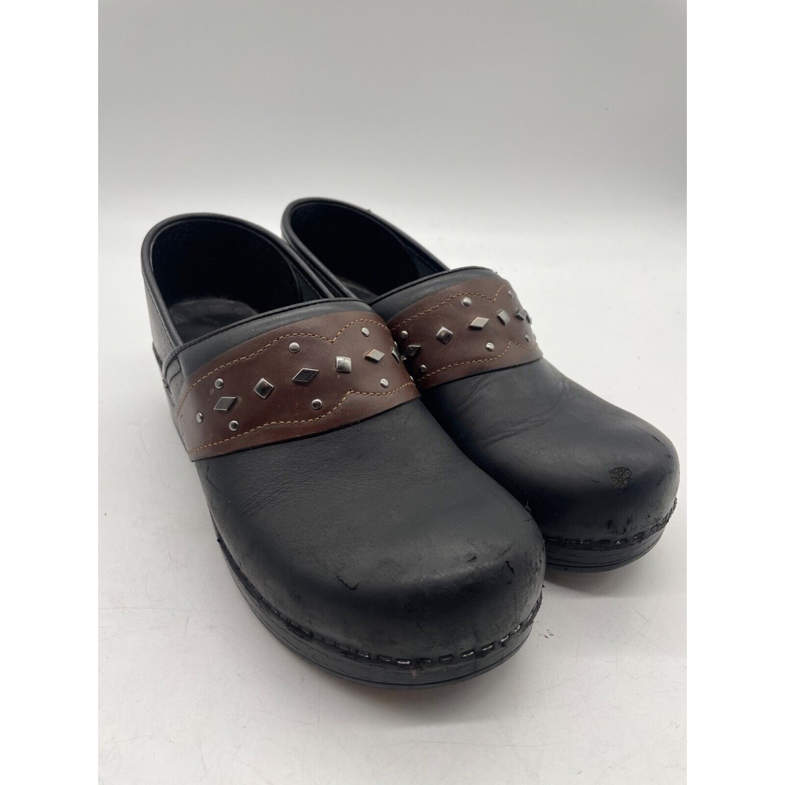 Dansko Clog Womens 9.5 Studded Comfort Vamp Paven Slip On Workwear Black Leather