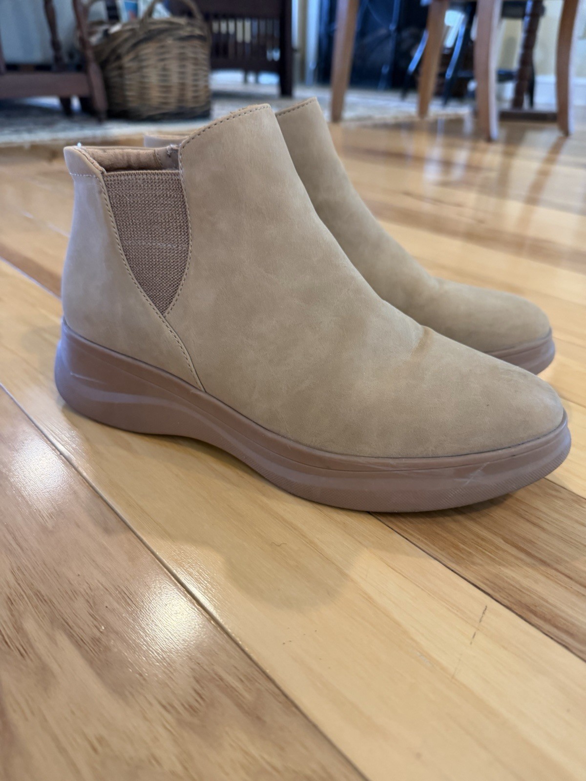 Naturalizer Women’s Taupe Suede Chelsea Ankle Boots Hidden Wedge Comfort
