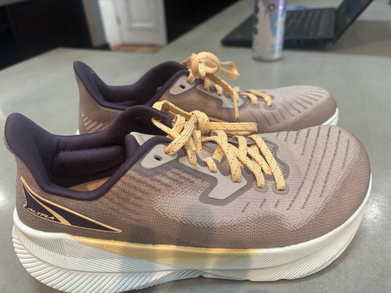Altra Run Natural Women’s 7.5 Lace-Up Taupe Experience Flow New Without Box