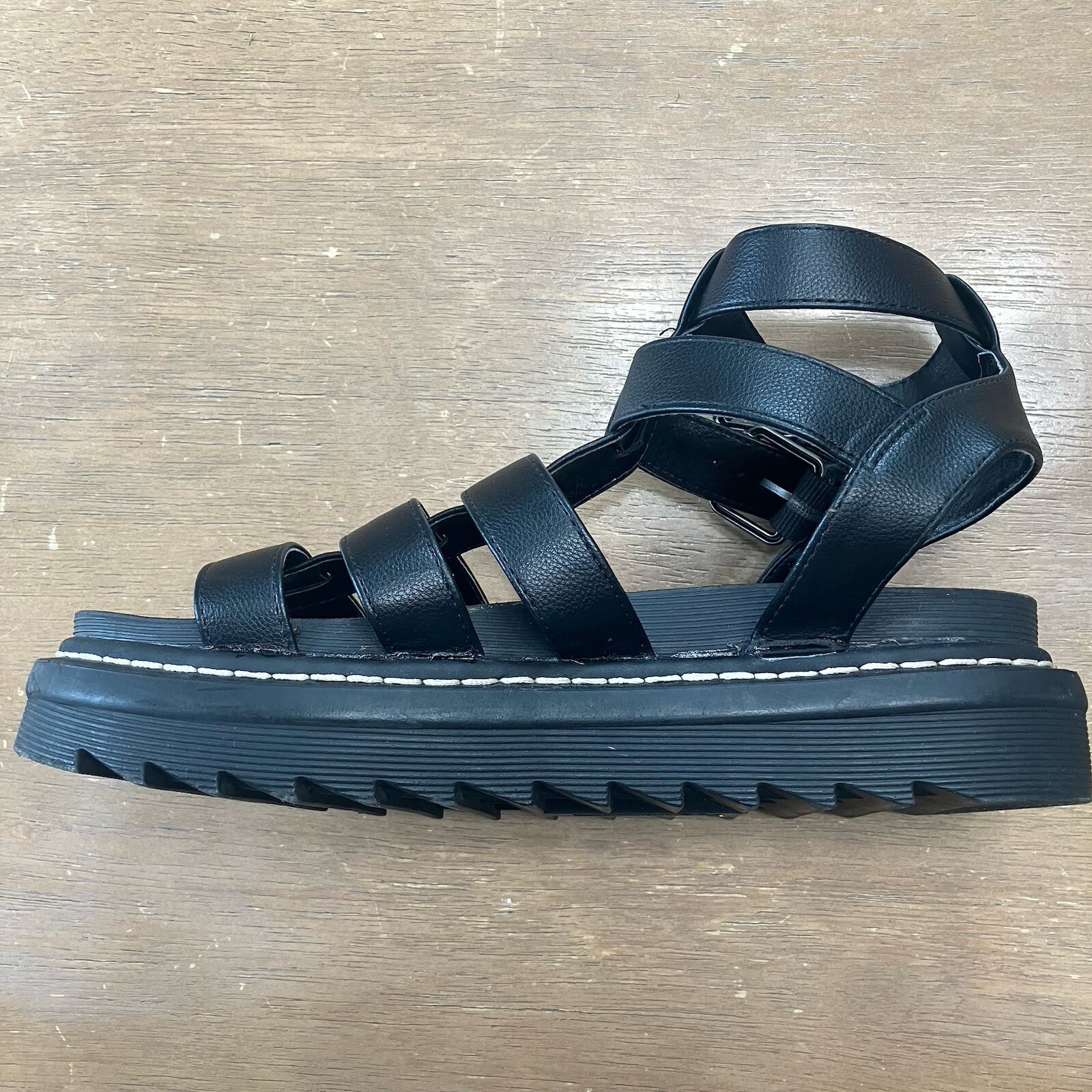 Vintage Y2K UNIONBAY Chunky Platform Black Fisherman Sandals Women’s 9M Buckles
