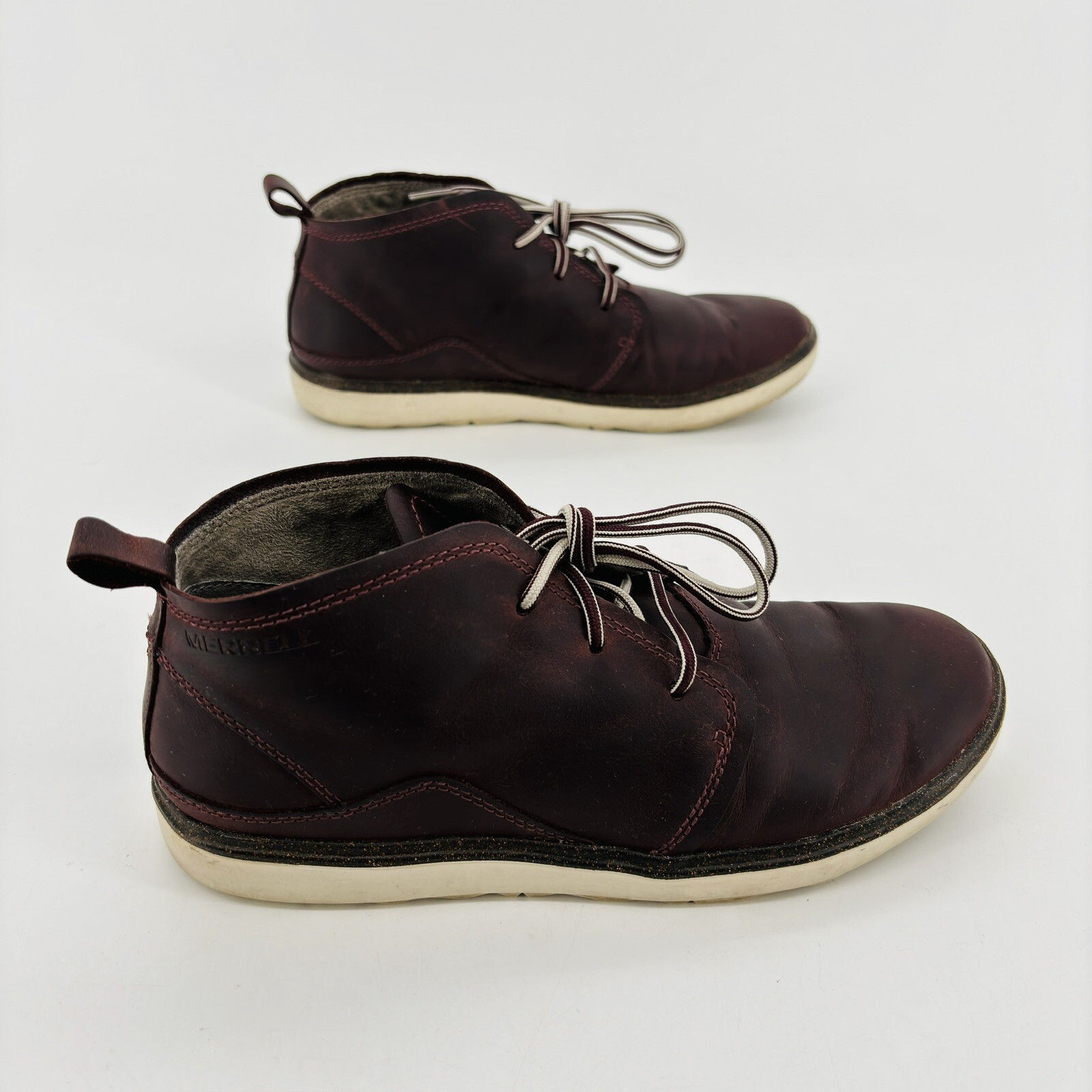 Women’s 7 Merrell Huckleberry Chukka Boots Red Leather Pull Tab Ankle Lace Up