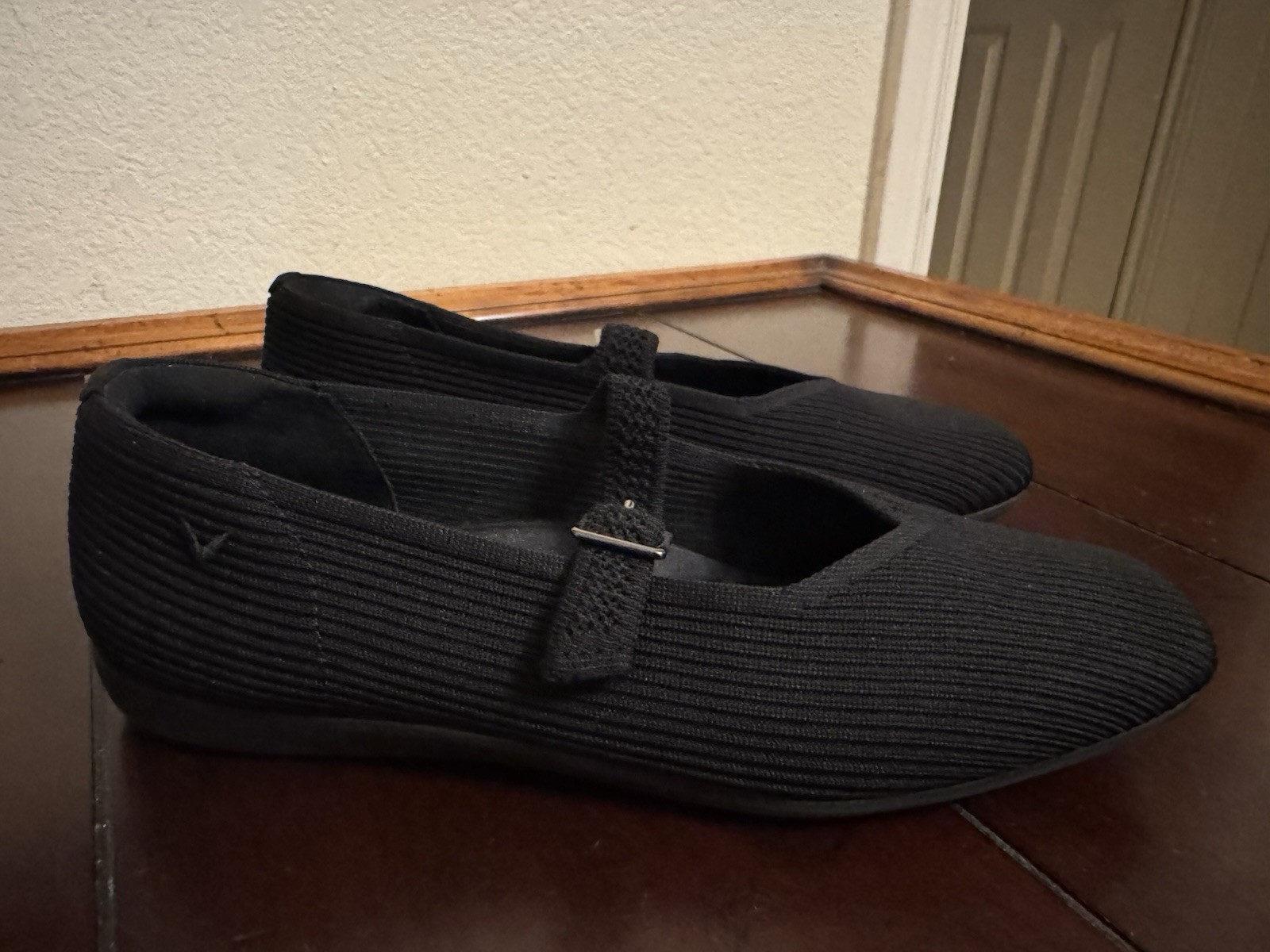 VIVAIA Margot Walker Mary Jane Black Ballet Flats Sz 8 EU 38.5 Textured Knit