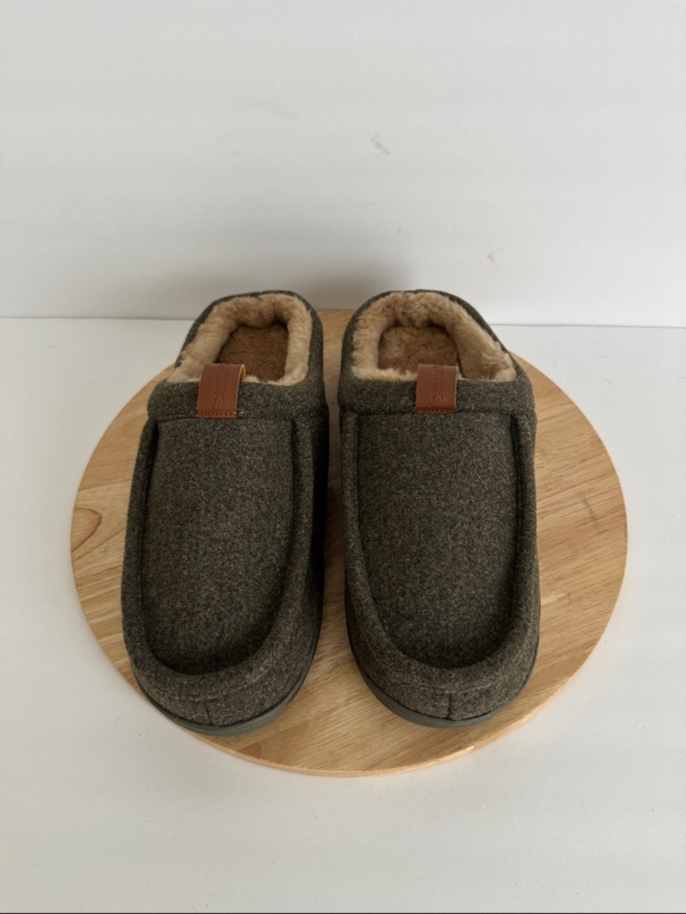 Muk Luks Miles Clog Mens Memory Foam Slip Resistant Slip-On Slippers, Sz M 9/10