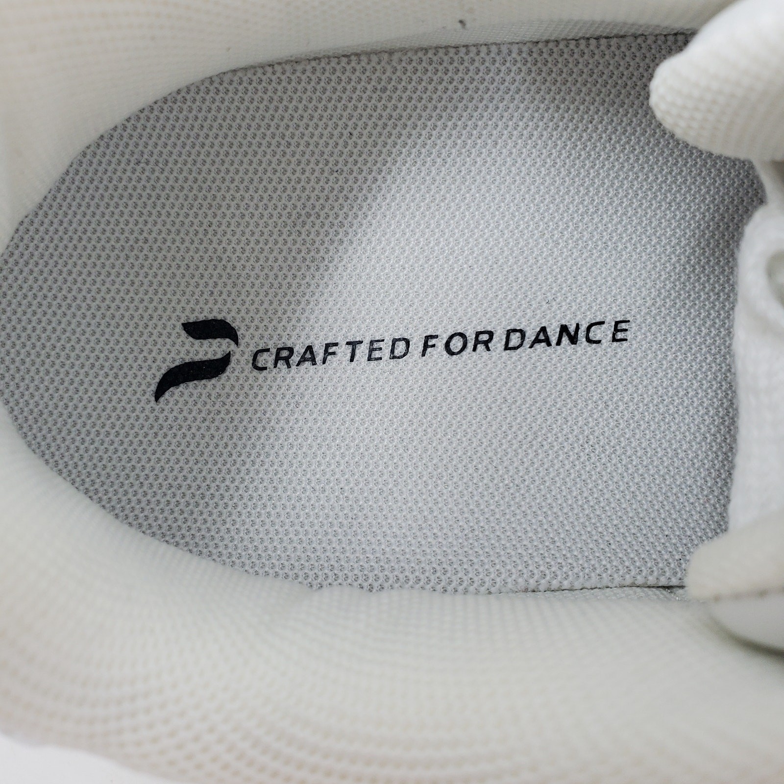 Pulse Dance Shoes Sneakers Flow White Low Top Unisex Size US 9.5 M / US 10.5 W