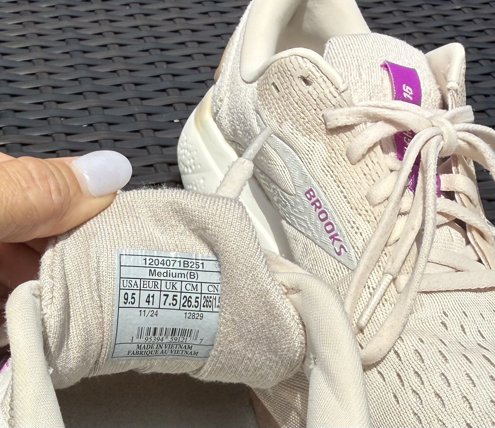 Brooks Ghost 16 Women’s Running Shoes Beige White Purple Low Top Lace Up