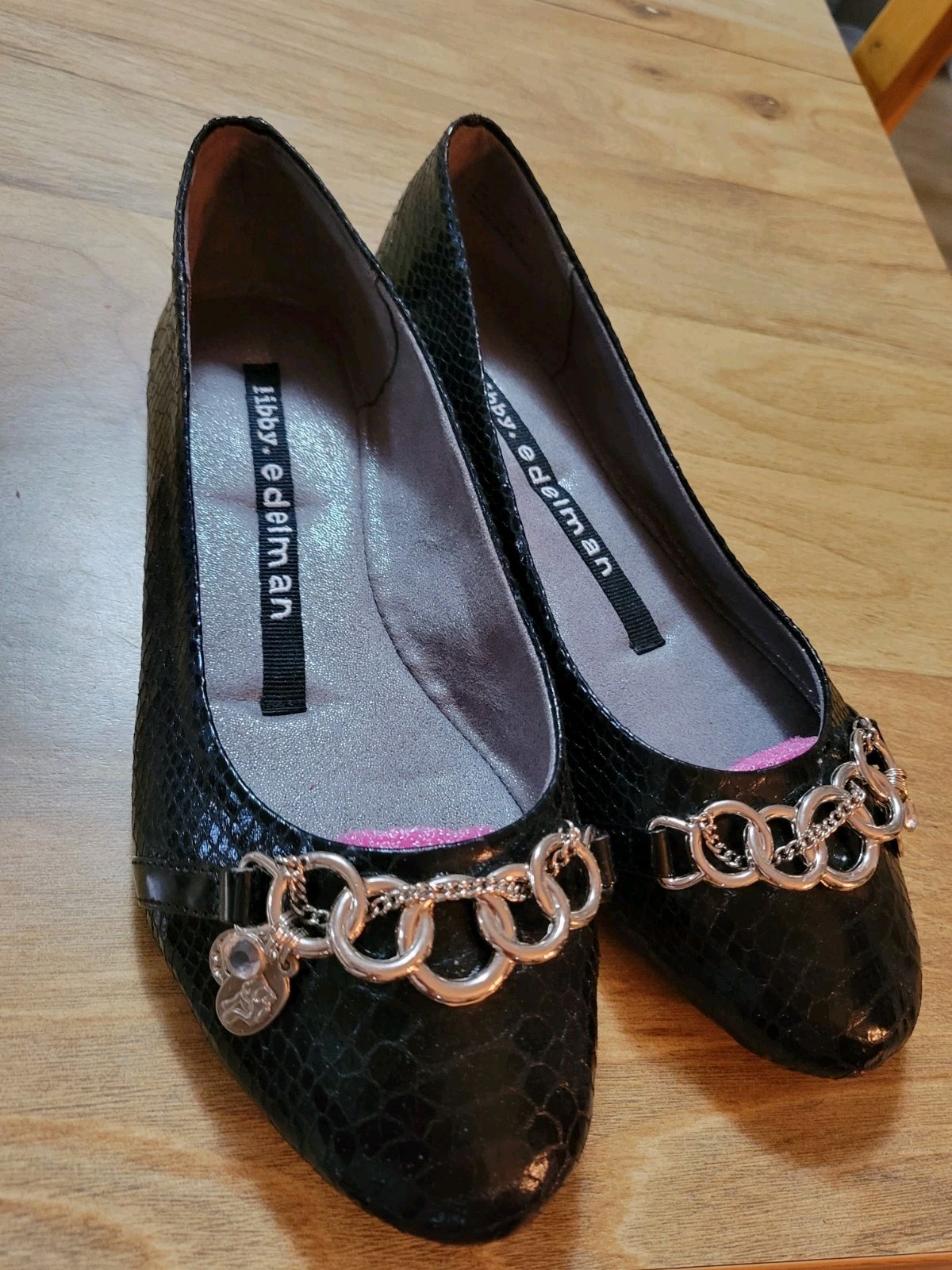 Black Leather Shallow Toe Snake Textured Flats By Libby Edelman sz 9W CLEAN!!!