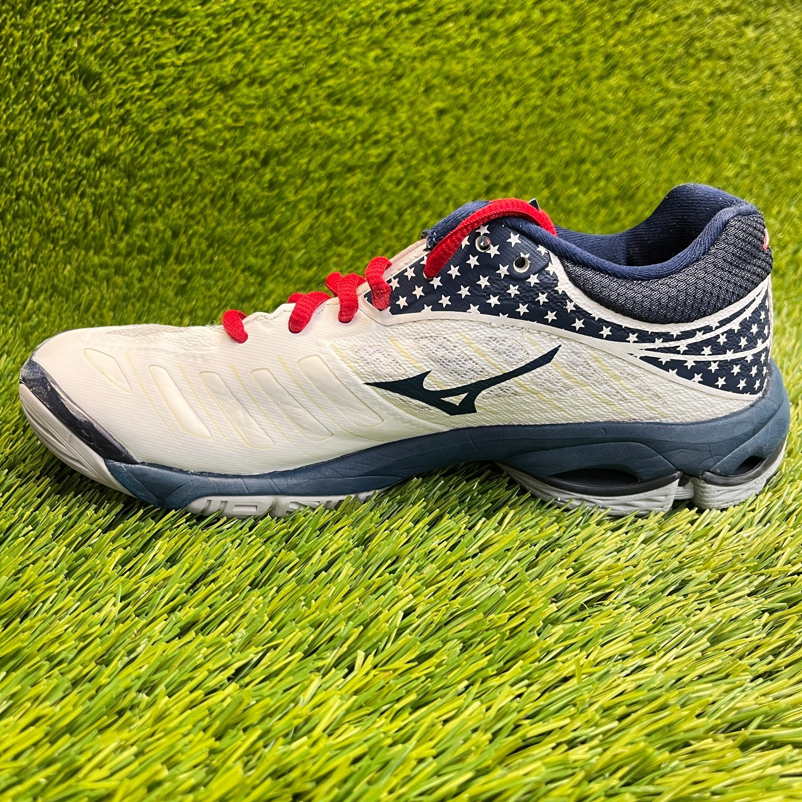 Mizuno Wave Lightning Z4 Stars Womens Size 6.5 White Navy Running Shoes Sneakers
